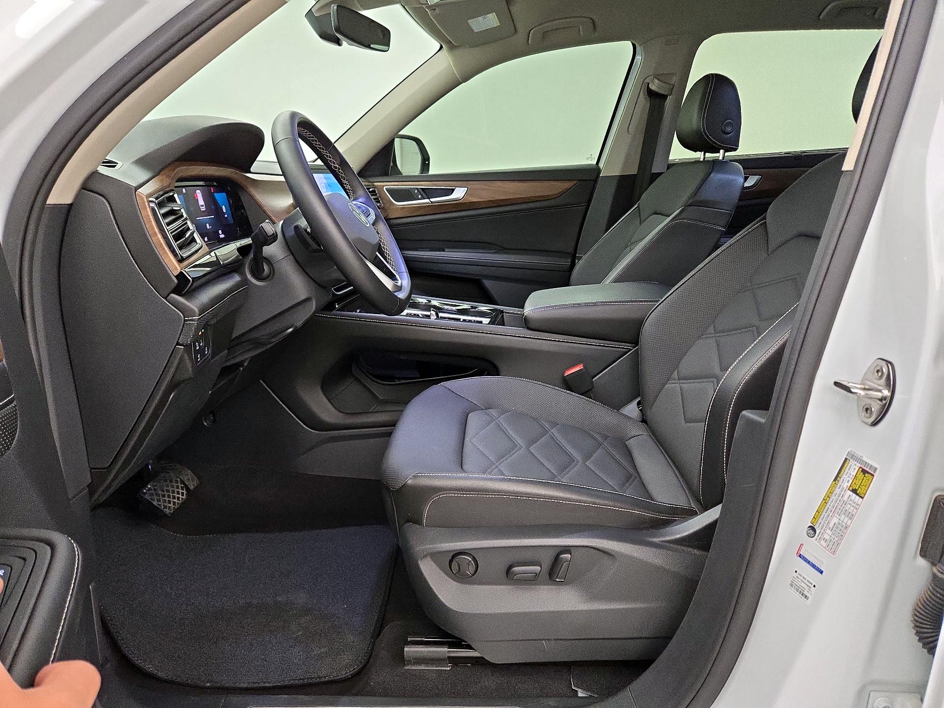 Thumbnail: 2025 Volkswagen Atlas - 11