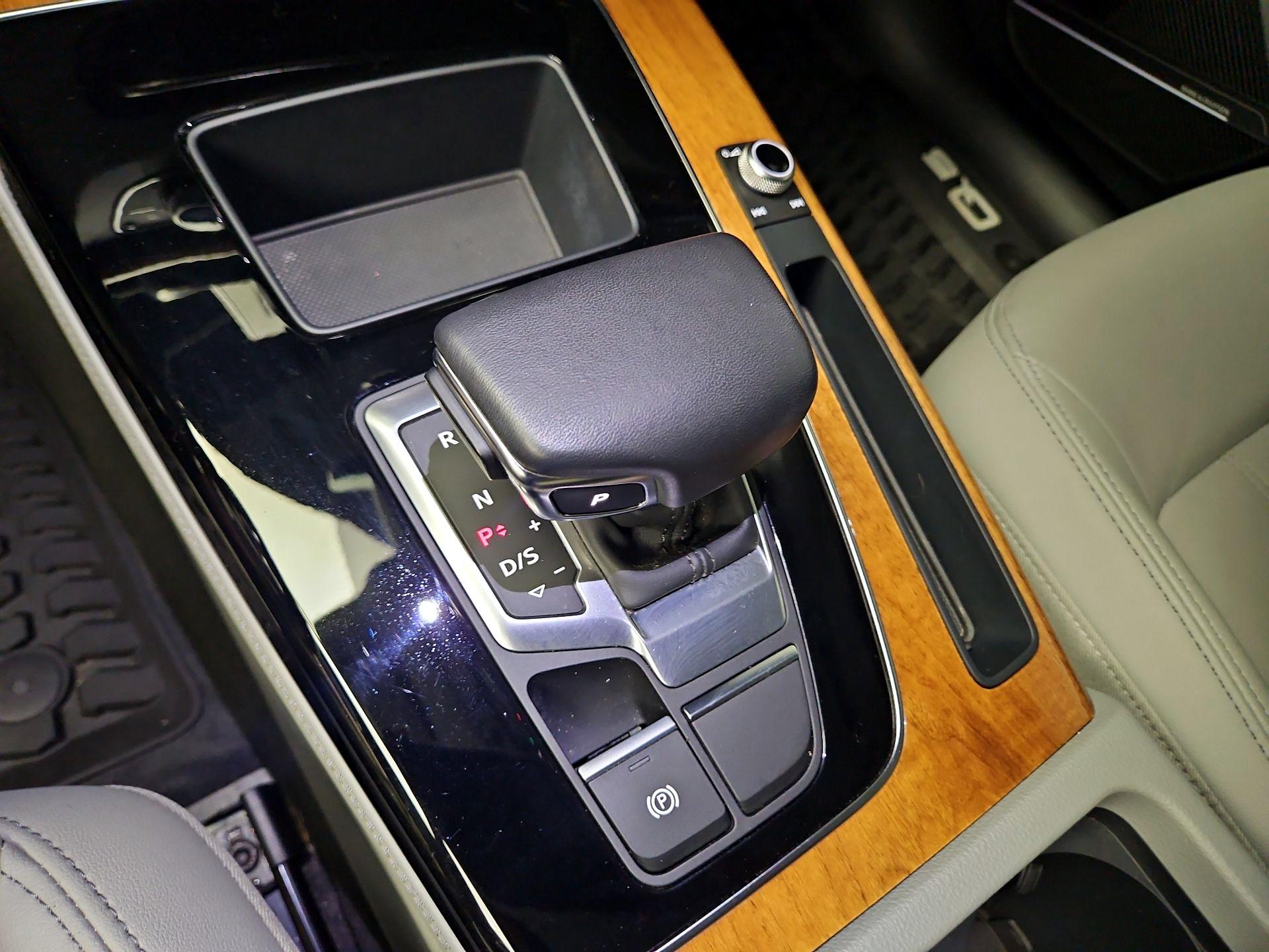 Thumbnail: 2023 Audi Q5 - 17