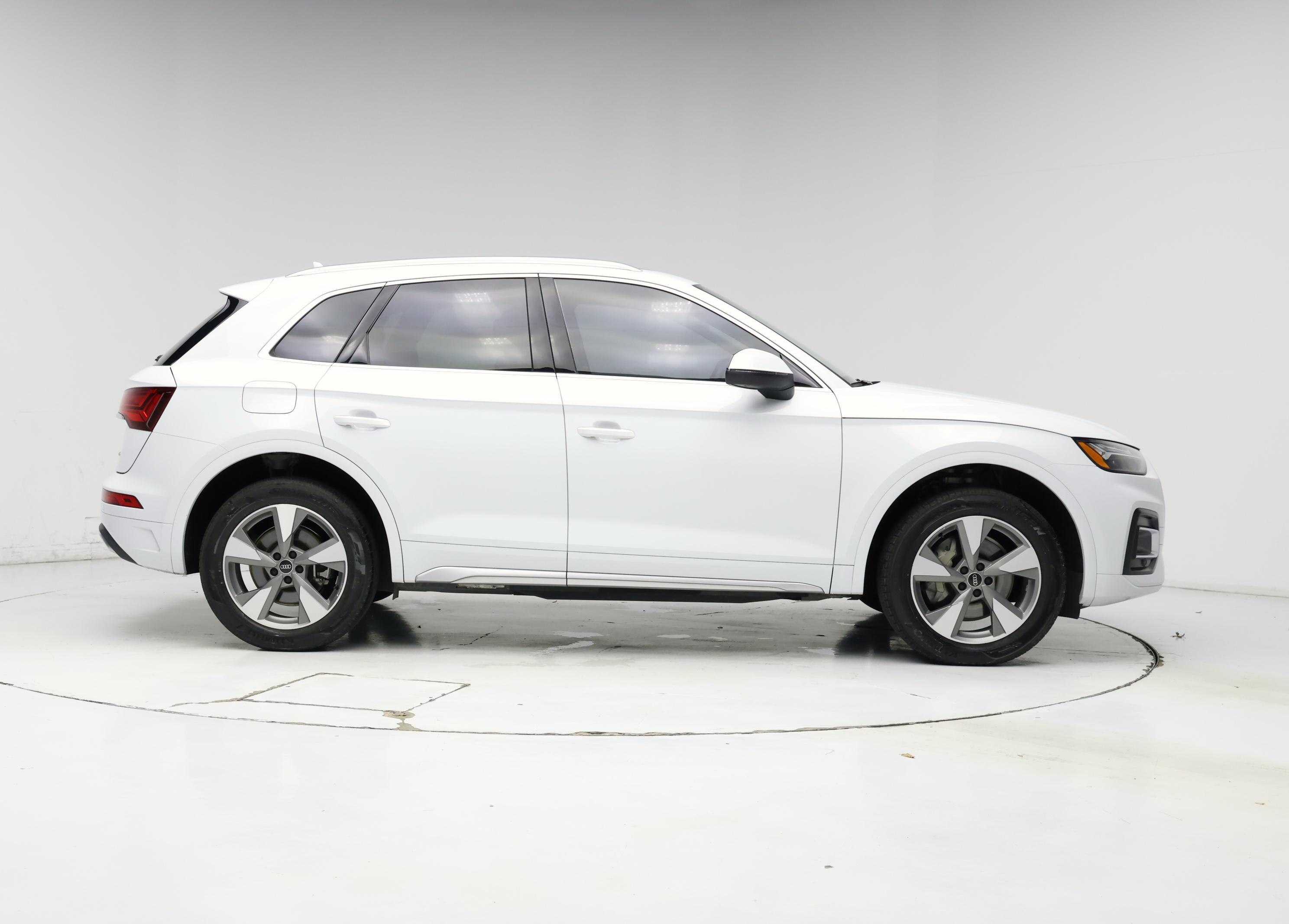 Thumbnail: 2023 Audi Q5 - 7