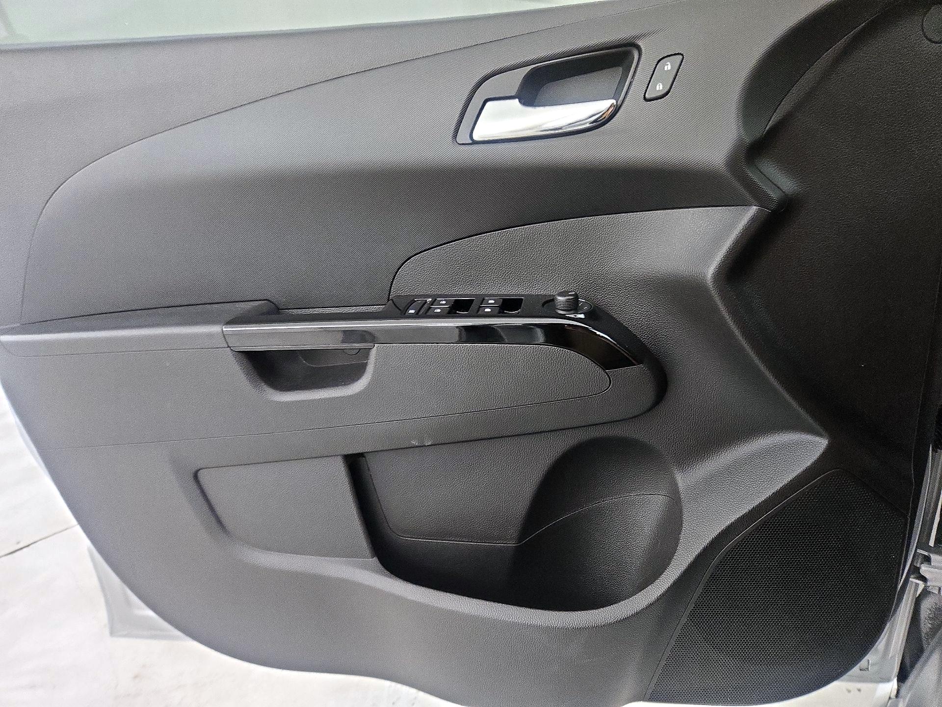 Thumbnail: 2018 Chevrolet Sonic - 12