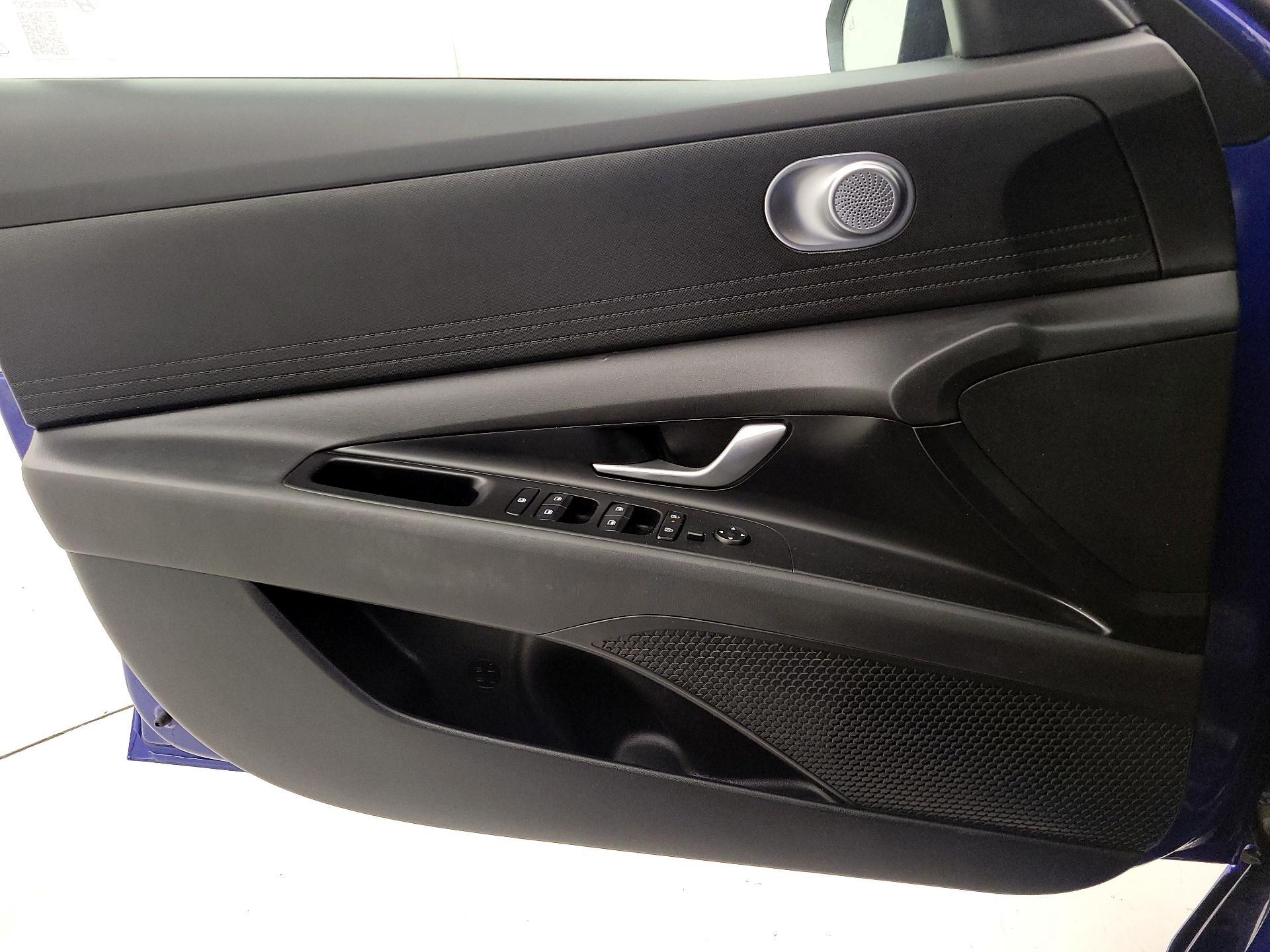 Thumbnail: 2025 Hyundai Elantra - 10