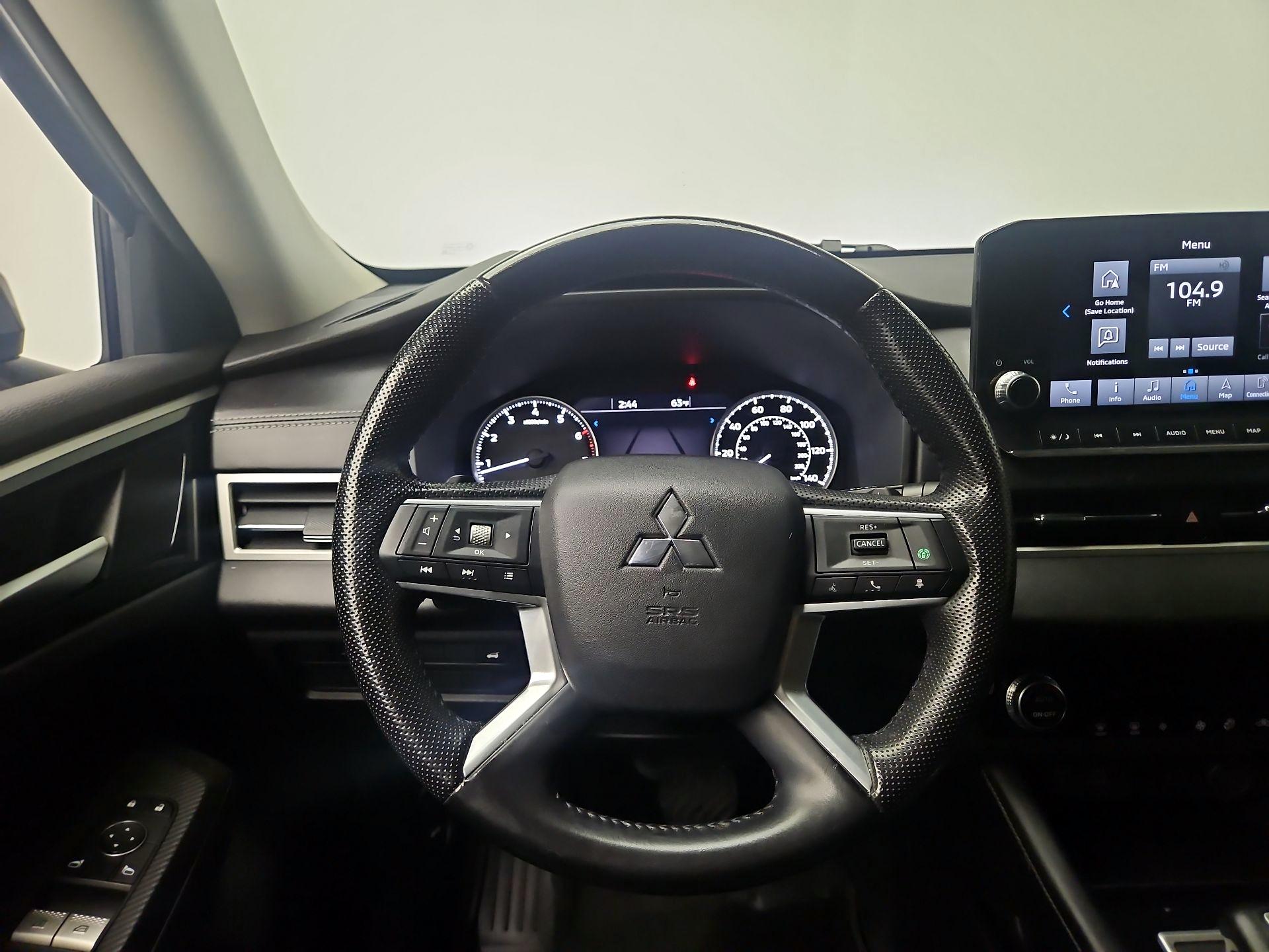 Thumbnail: 2022 Mitsubishi Outlander - 10