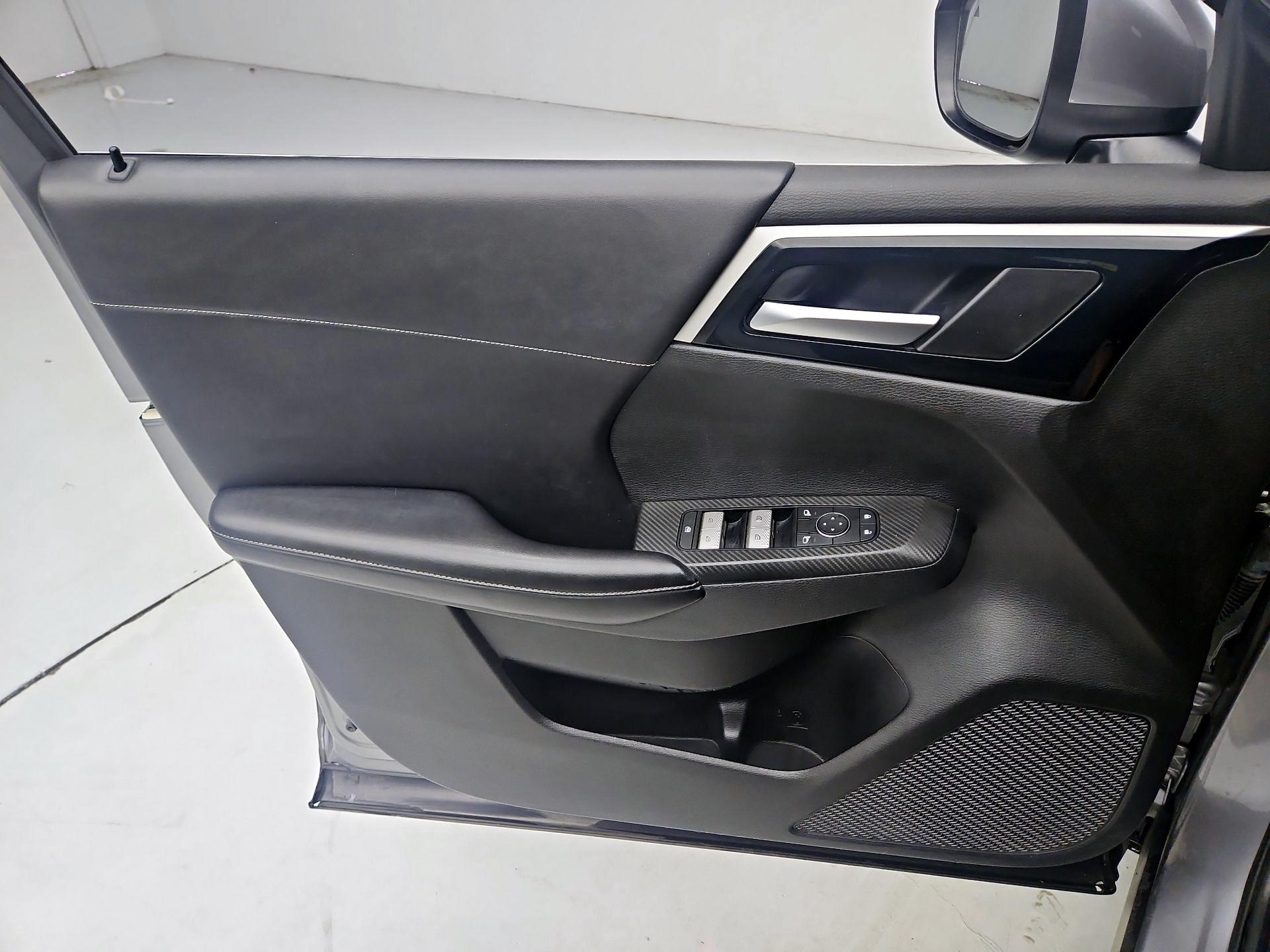 Thumbnail: 2022 Mitsubishi Outlander - 12