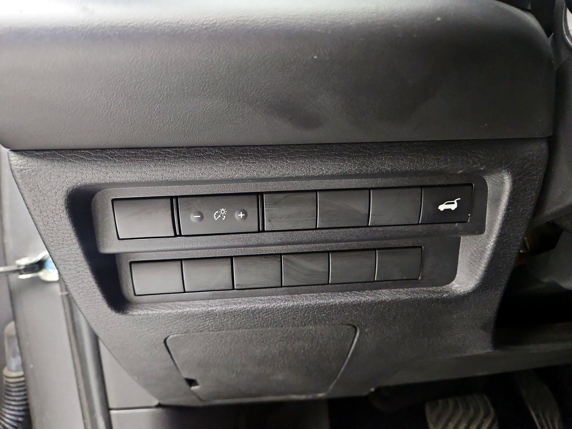 Thumbnail: 2022 Mitsubishi Outlander - 13