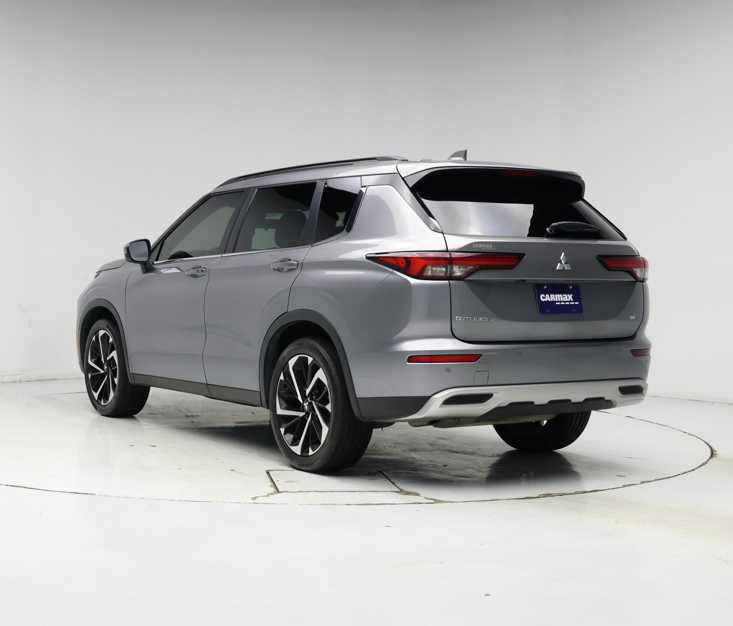 Thumbnail: 2022 Mitsubishi Outlander - 2