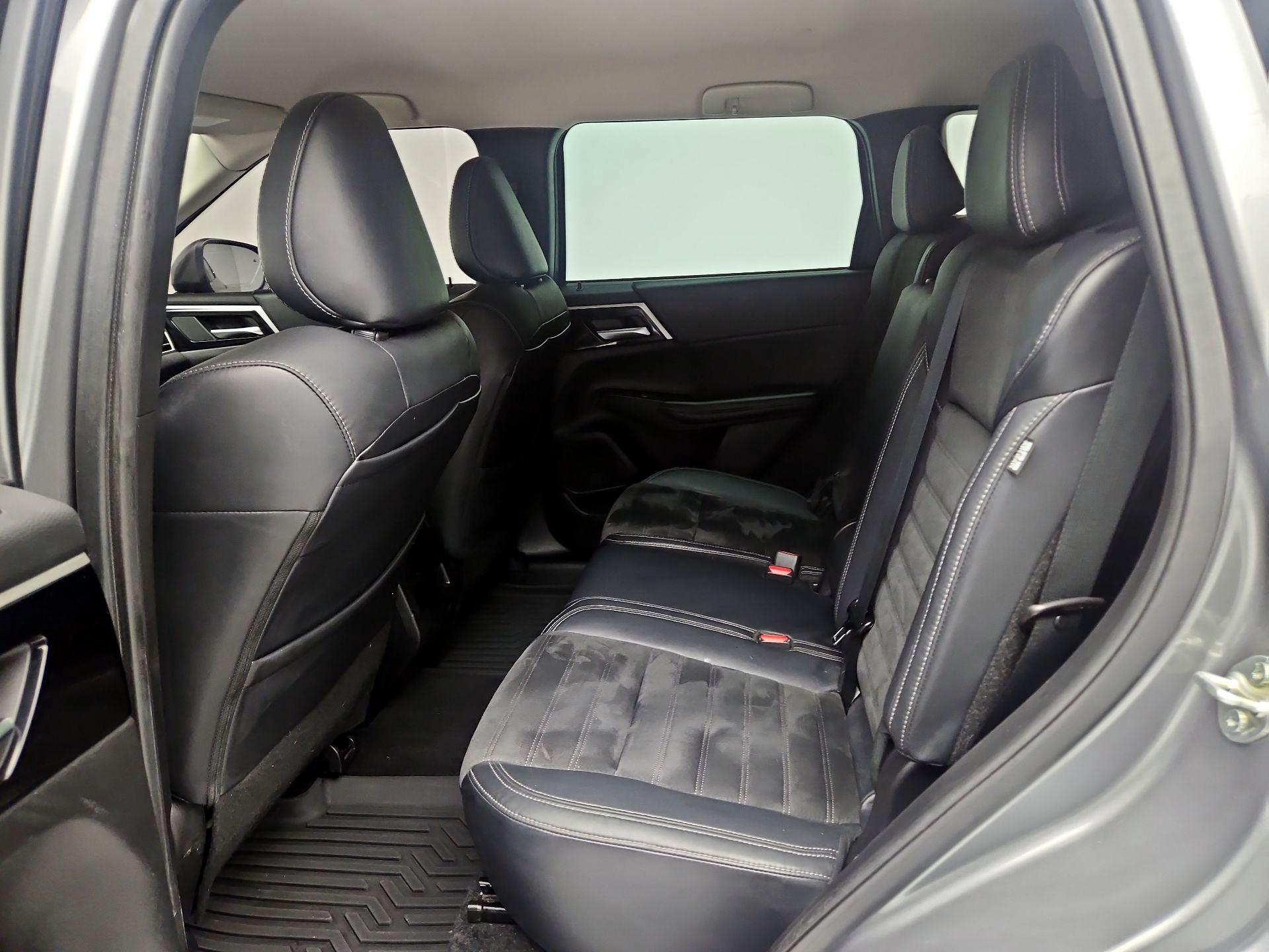 Thumbnail: 2022 Mitsubishi Outlander - 20