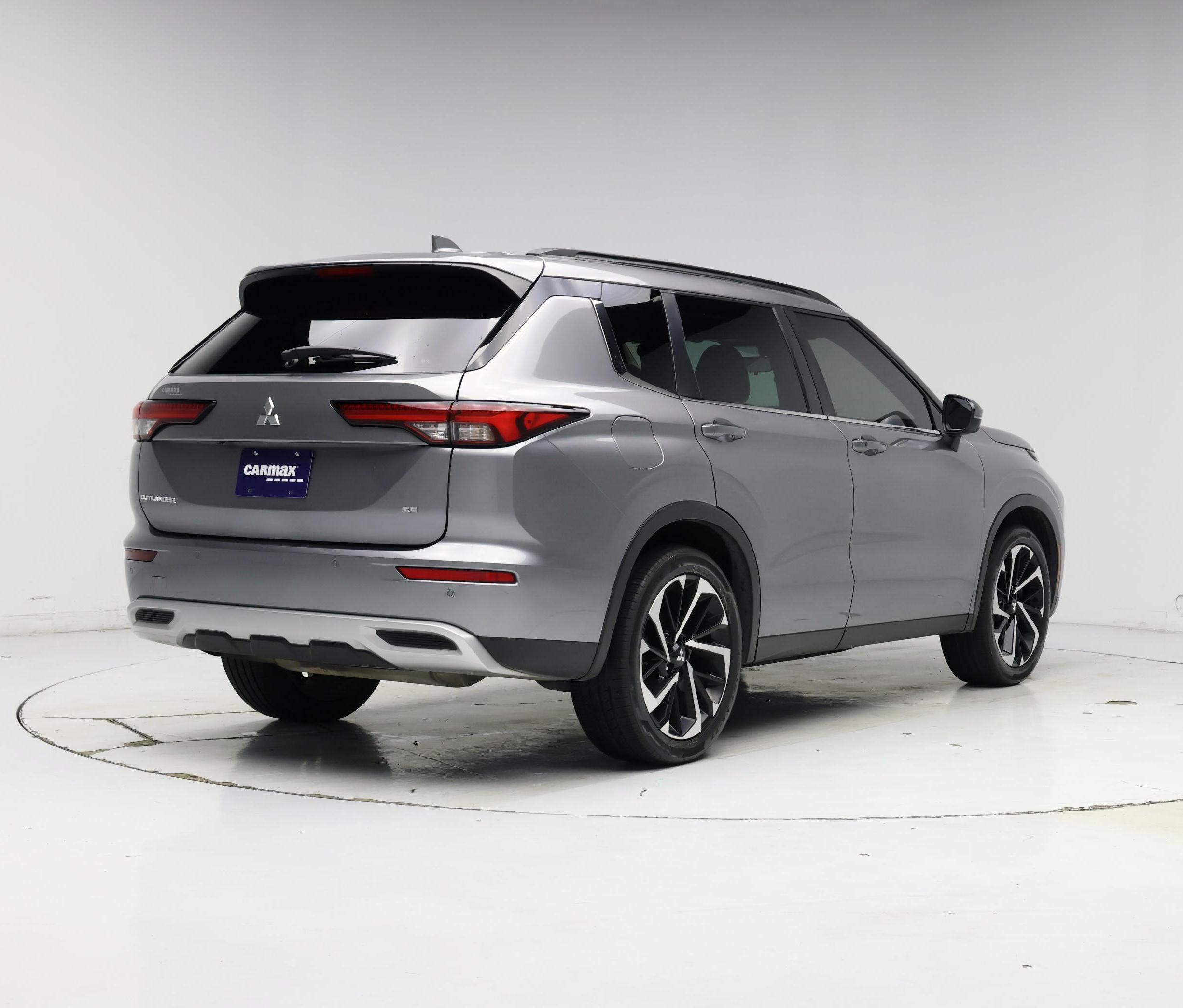 Thumbnail: 2022 Mitsubishi Outlander - 8
