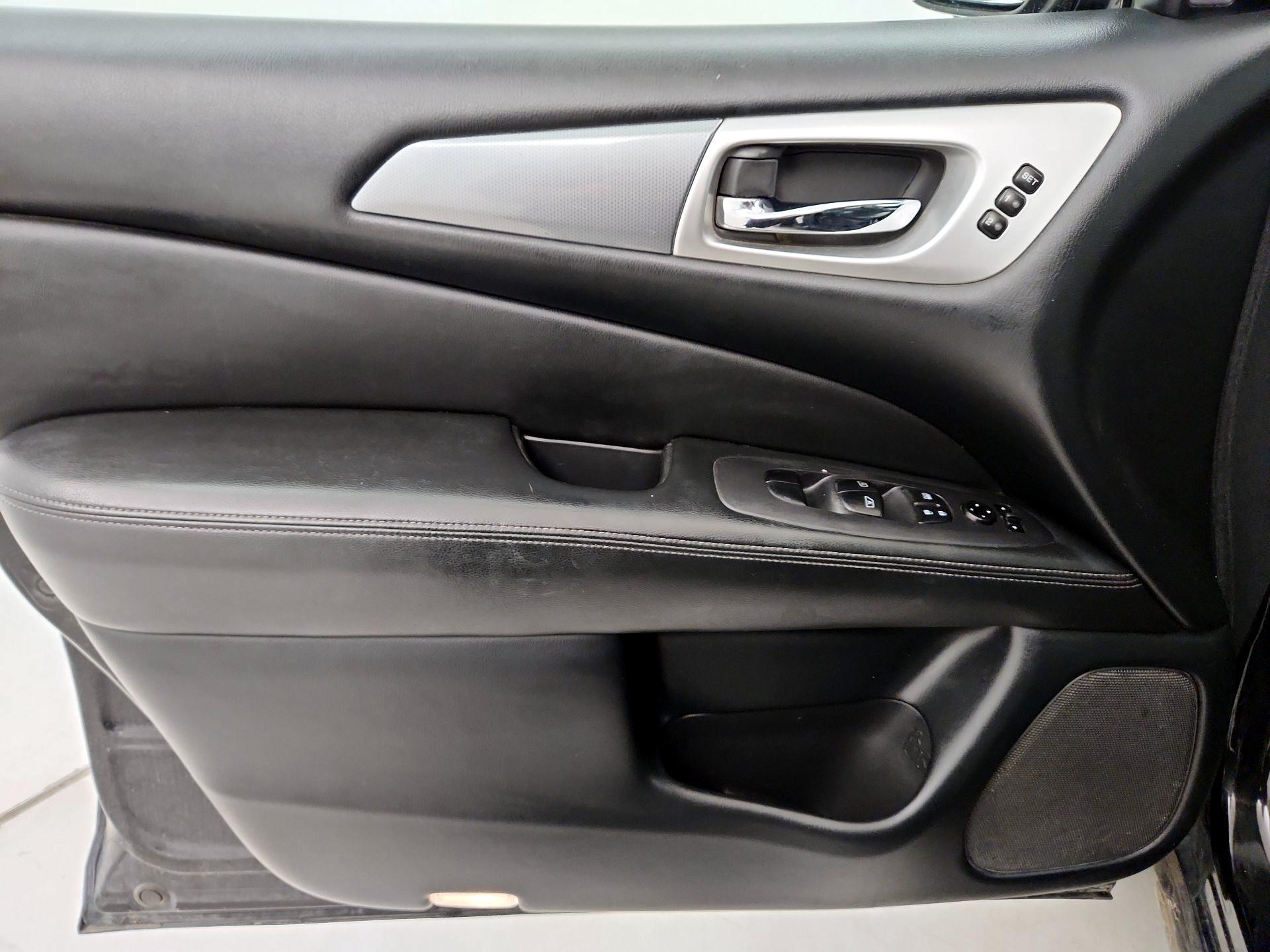 Thumbnail: 2020 Nissan Pathfinder - 12