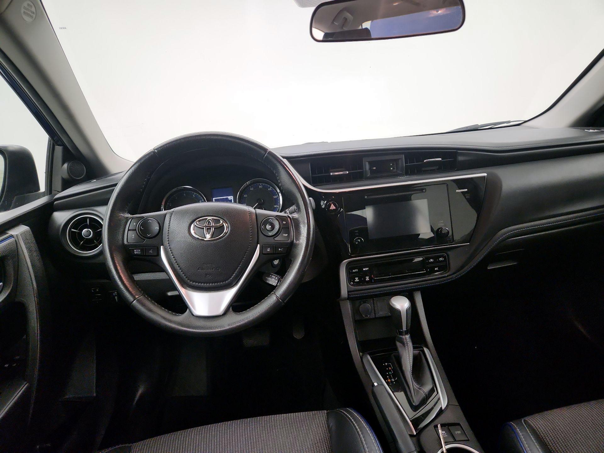 Thumbnail: 2017 Toyota Corolla - 9