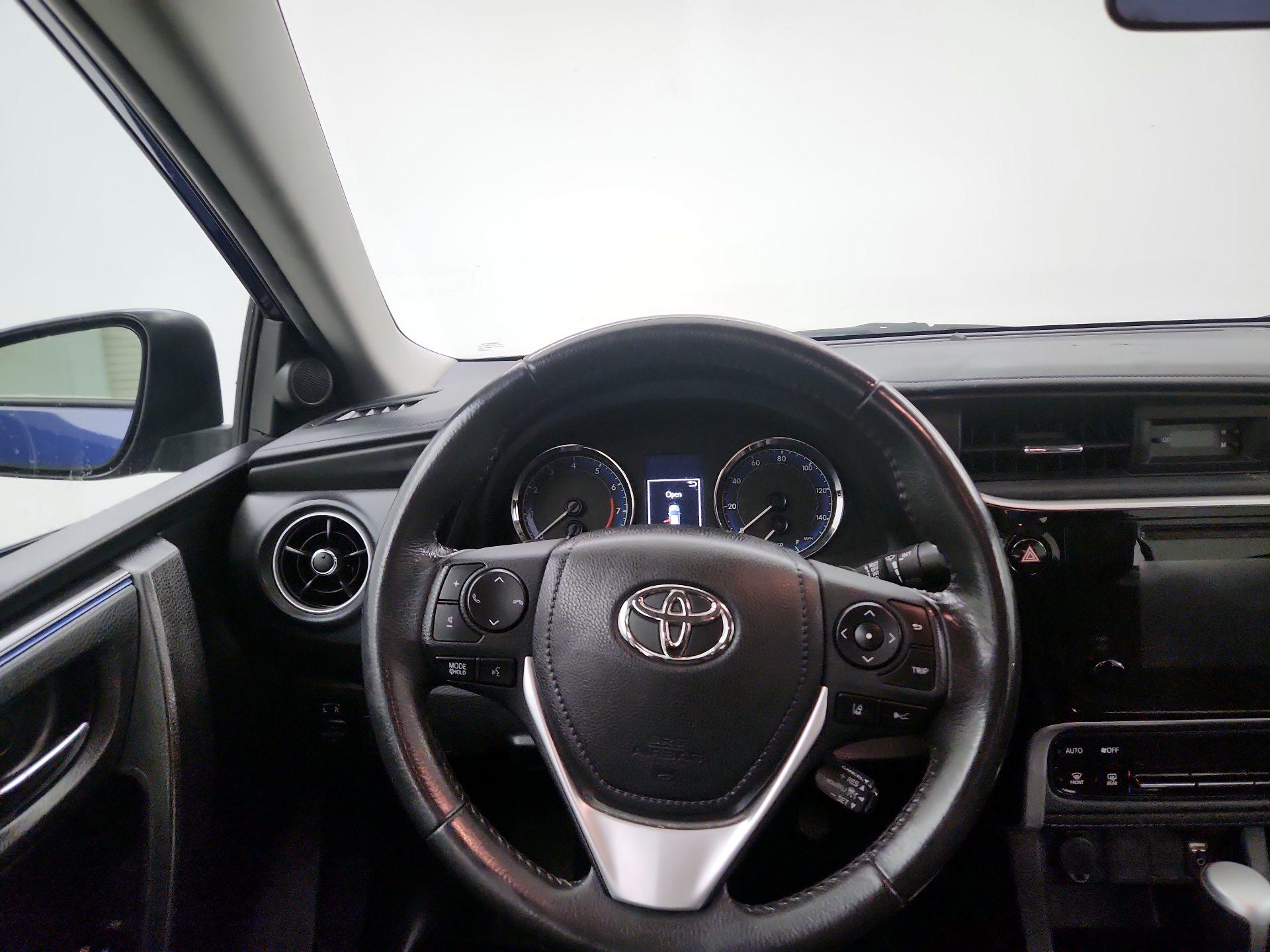 Thumbnail: 2017 Toyota Corolla - 10