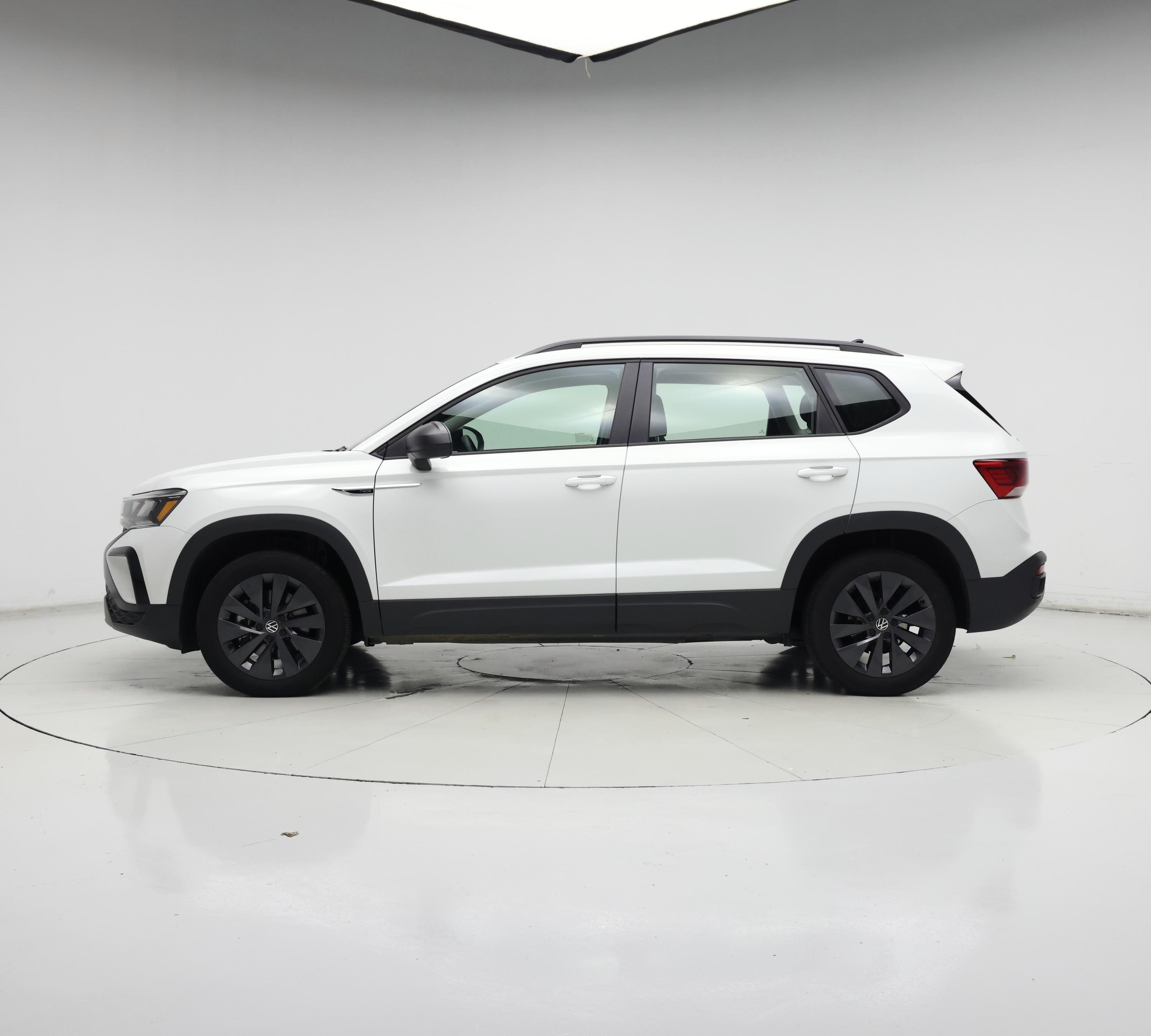 Thumbnail: 2024 Volkswagen Taos - 3