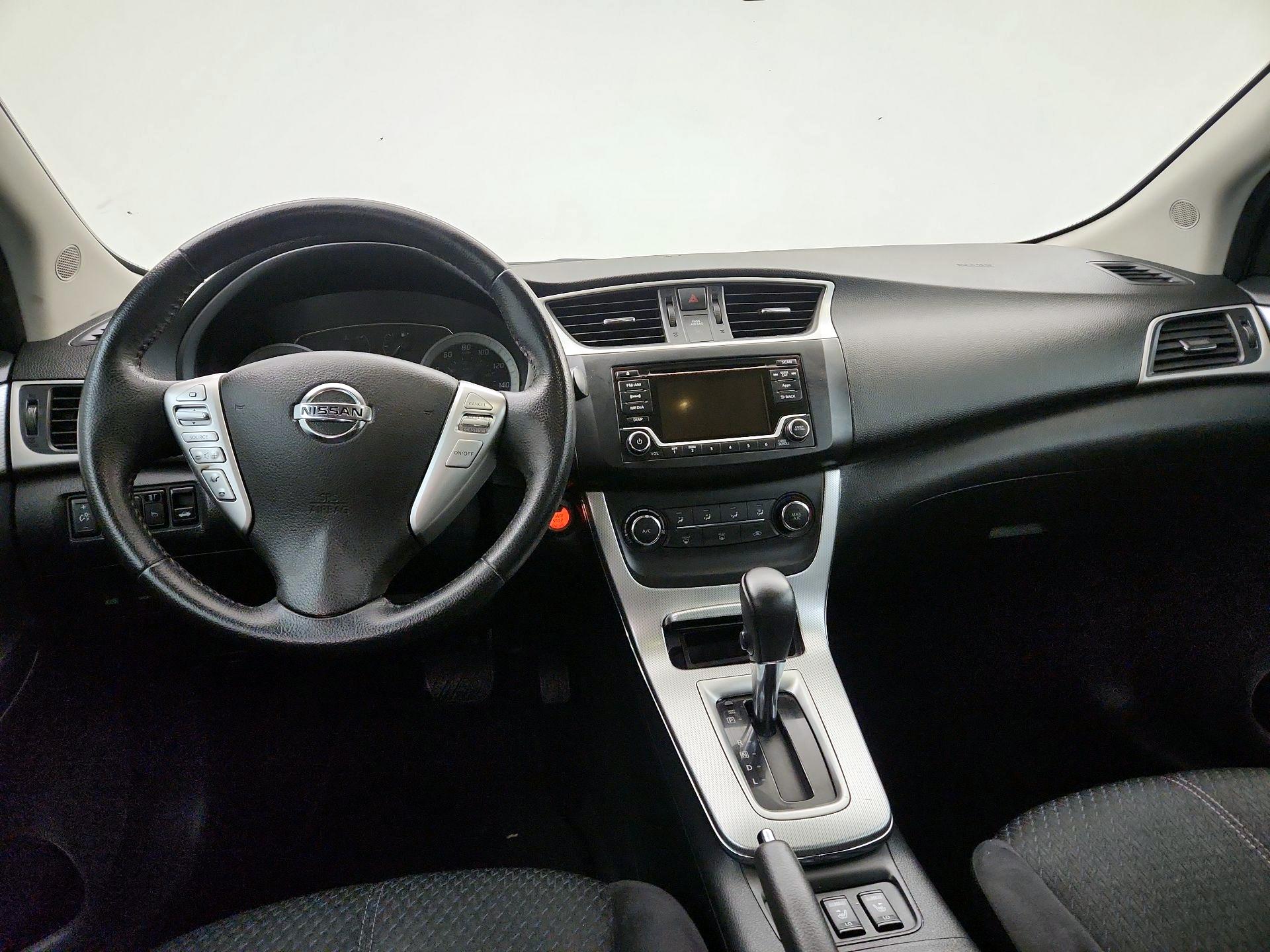 Thumbnail: 2015 Nissan Sentra - 9