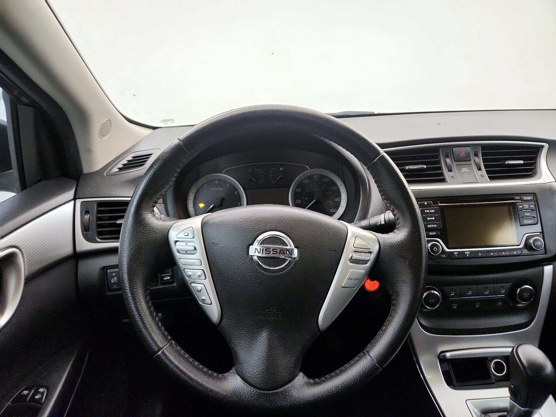 Thumbnail: 2015 Nissan Sentra - 10
