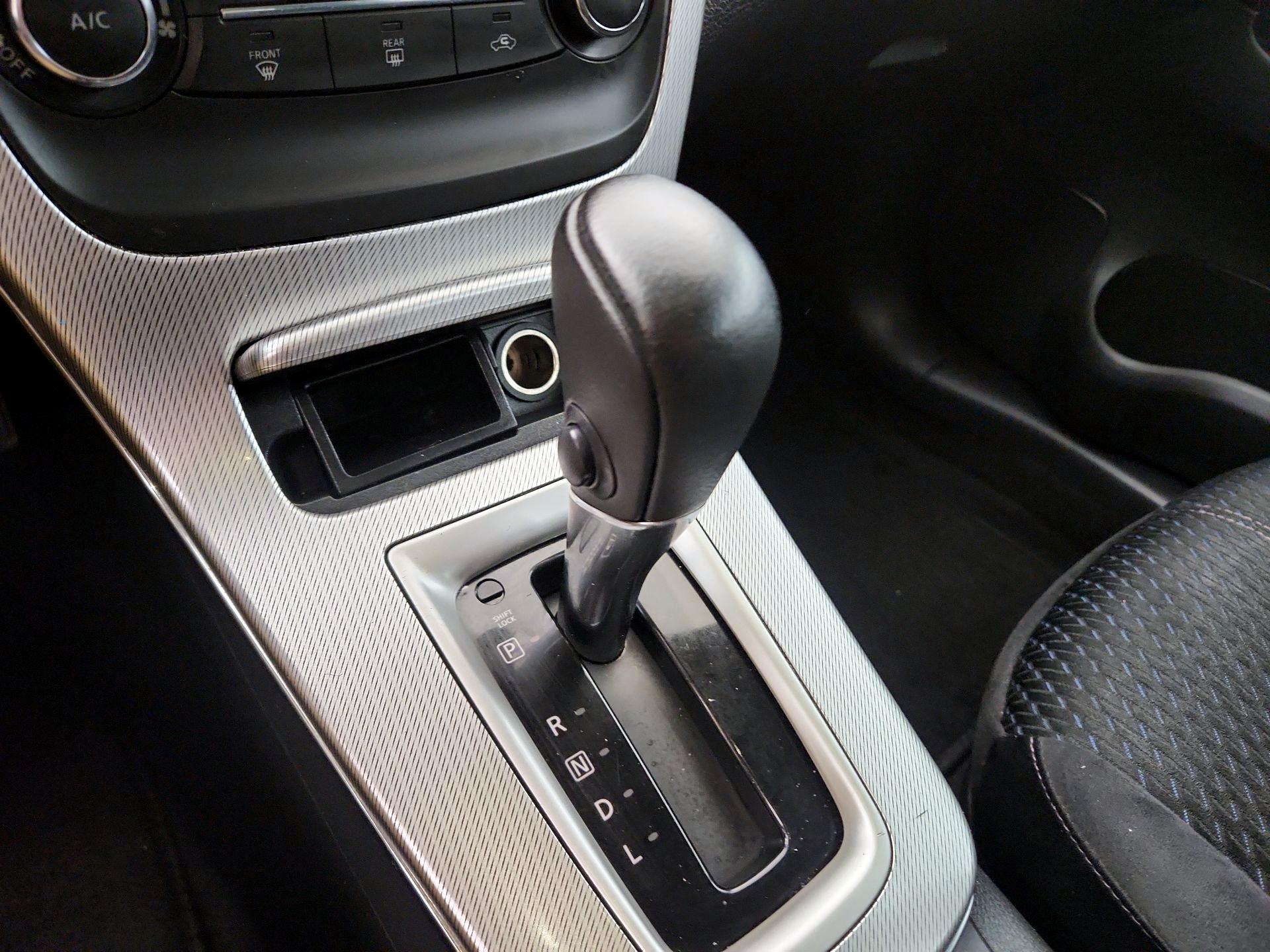 Thumbnail: 2015 Nissan Sentra - 17