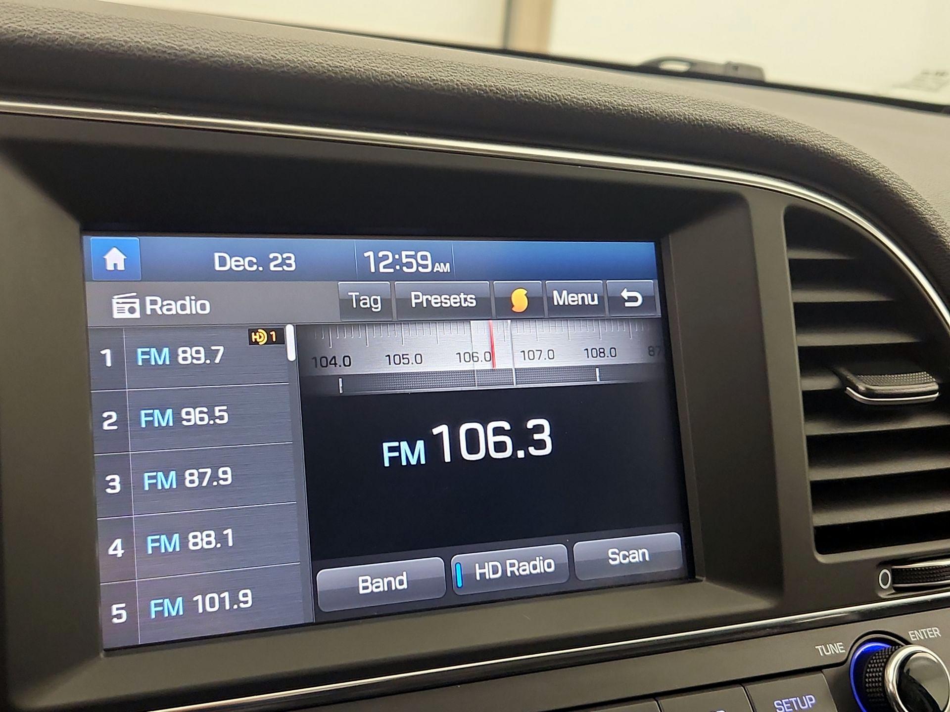 Thumbnail: 2017 Hyundai Elantra - 15