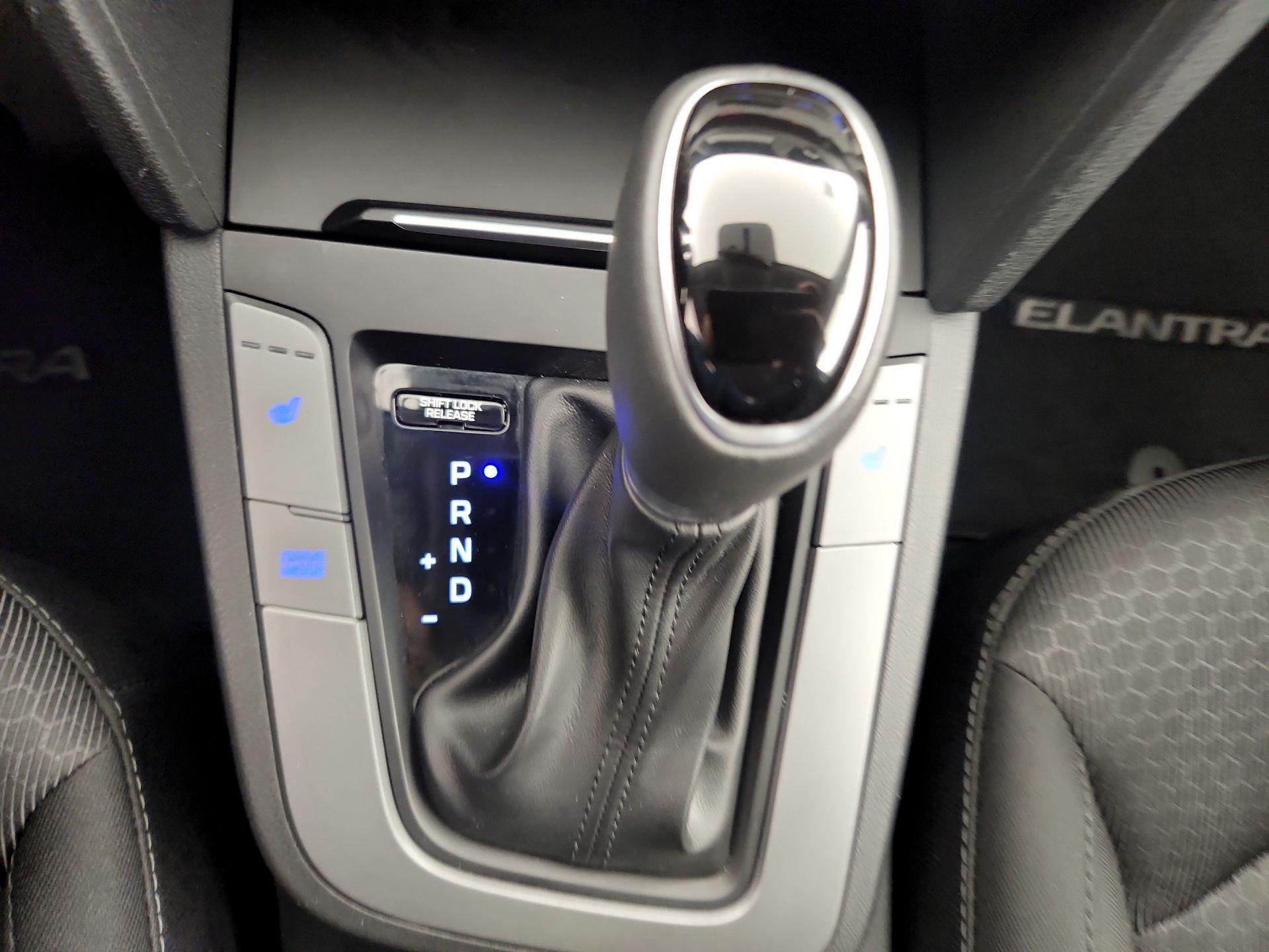 Thumbnail: 2017 Hyundai Elantra - 17