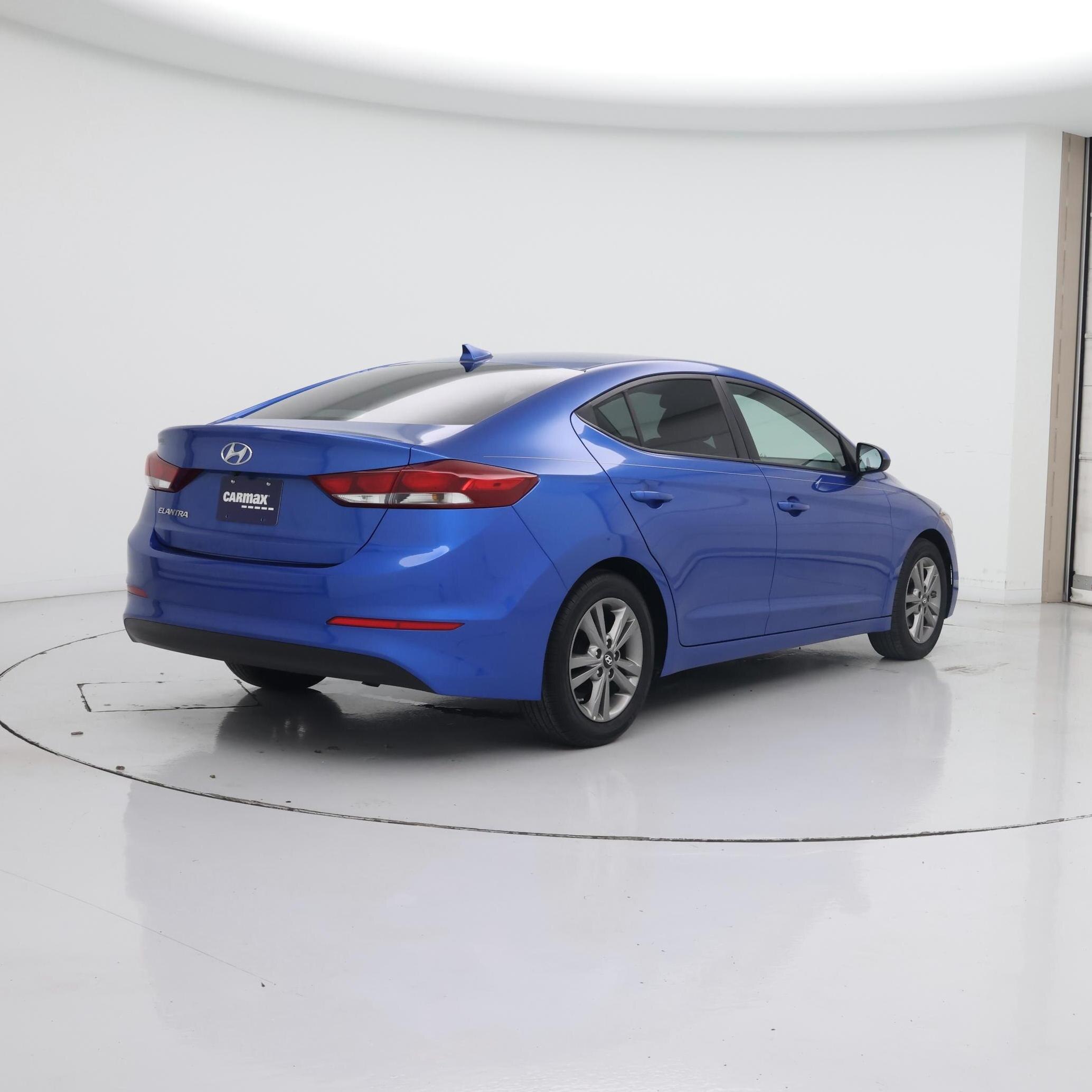 Thumbnail: 2017 Hyundai Elantra - 8