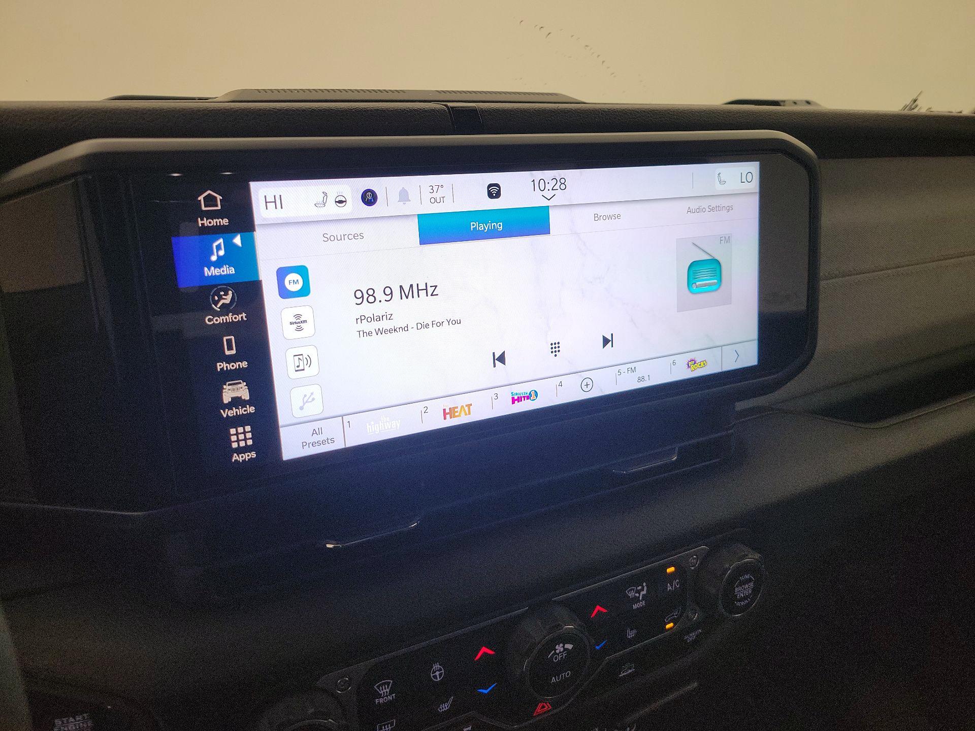 Thumbnail: 2024 Jeep Wrangler - 15