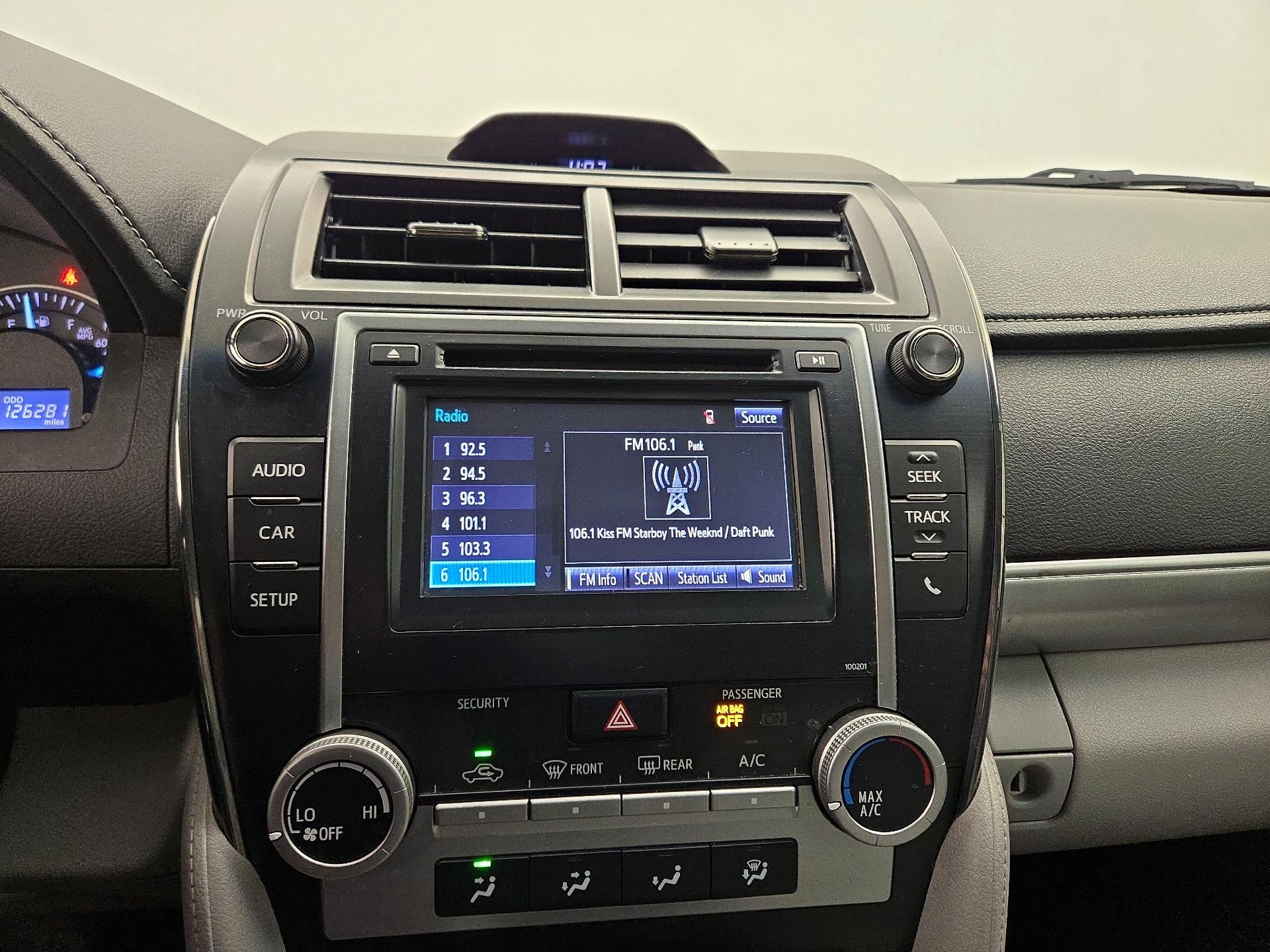 Thumbnail: 2014 Toyota Camry - 15