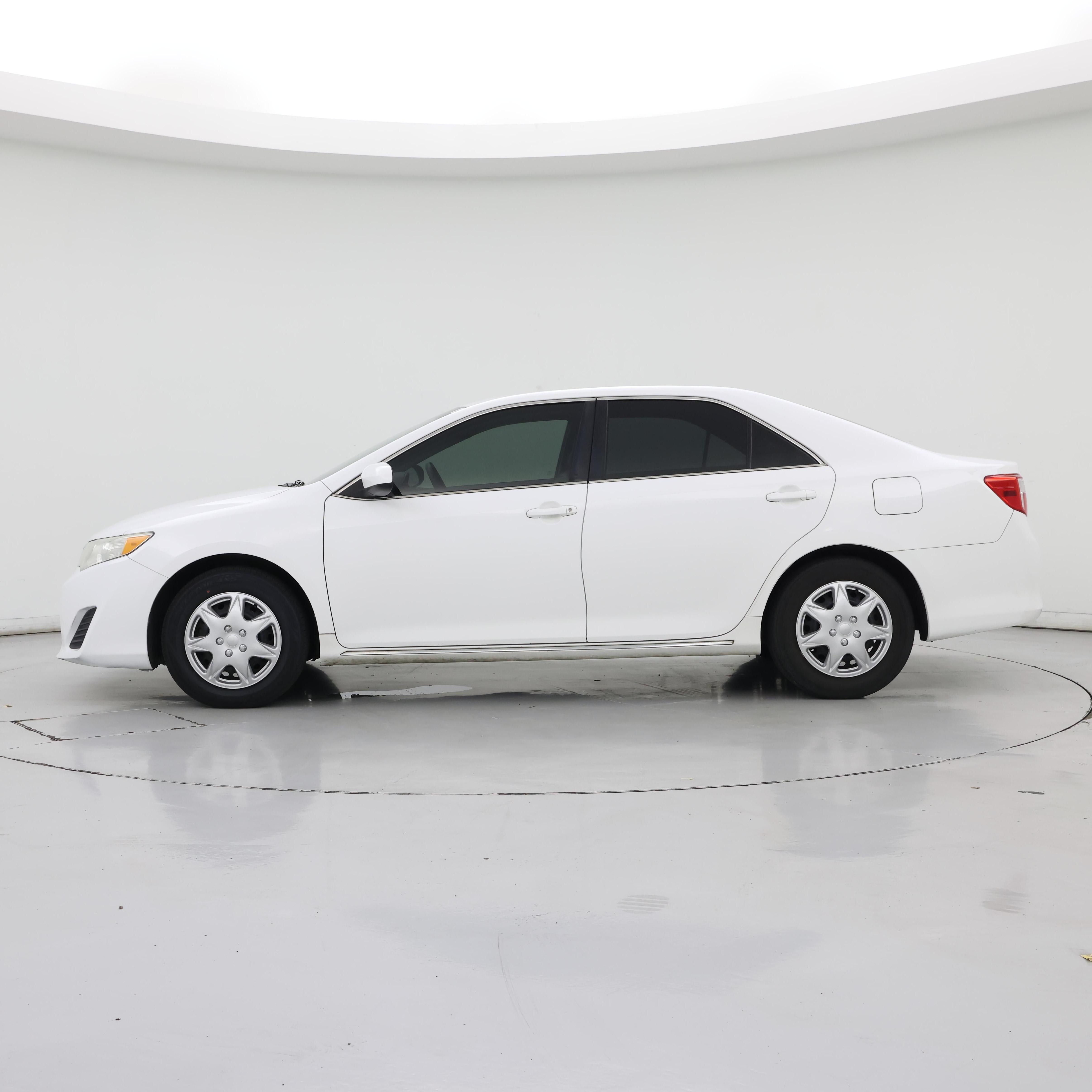 Thumbnail: 2014 Toyota Camry - 3