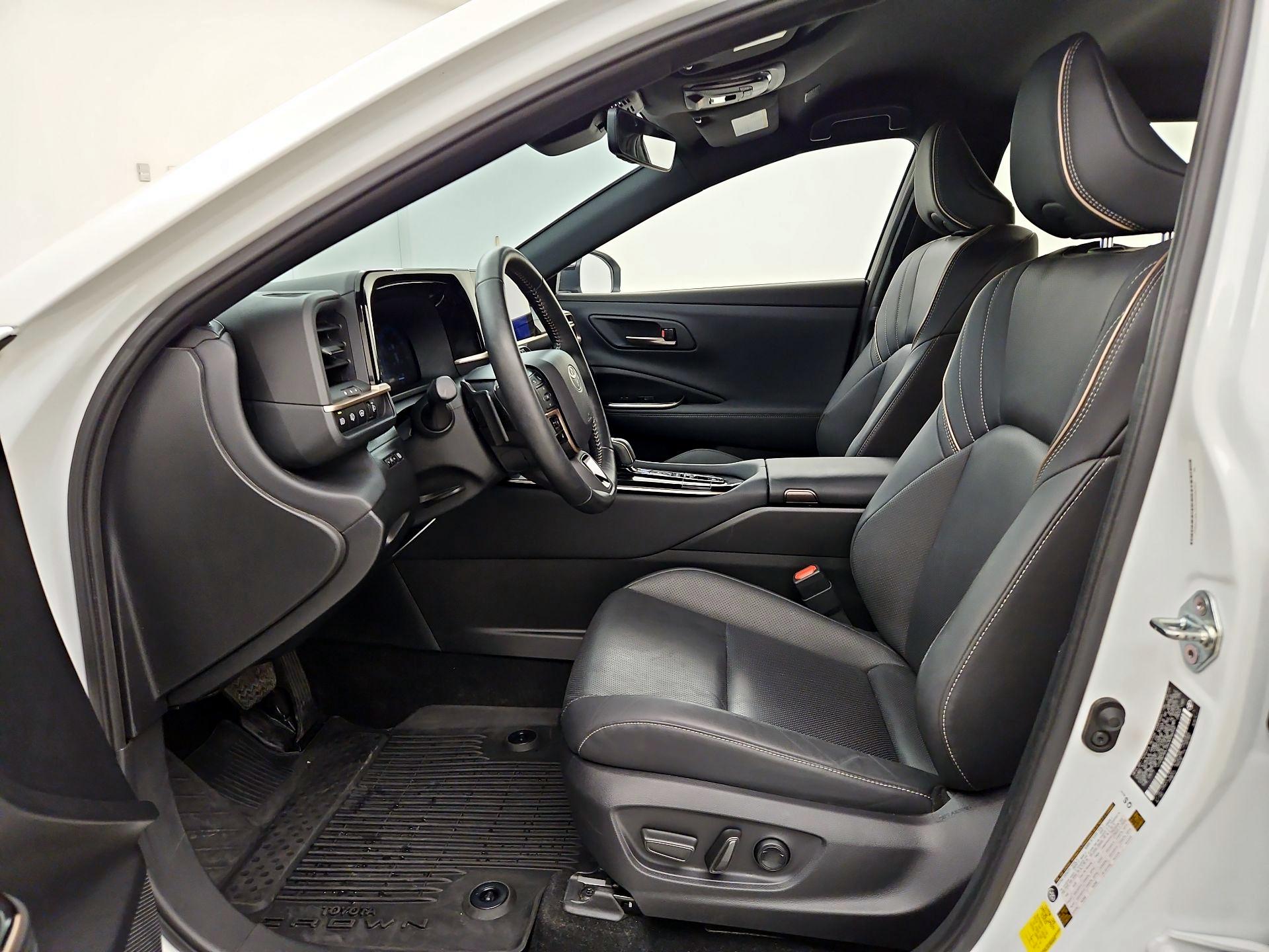 Thumbnail: 2025 Toyota Crown Signia - 11