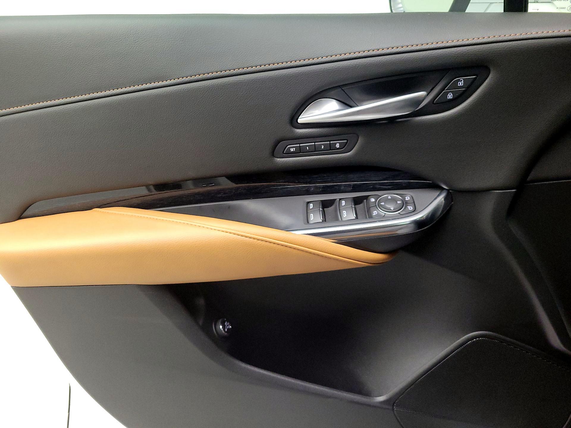 Thumbnail: 2025 Cadillac XT4 - 10