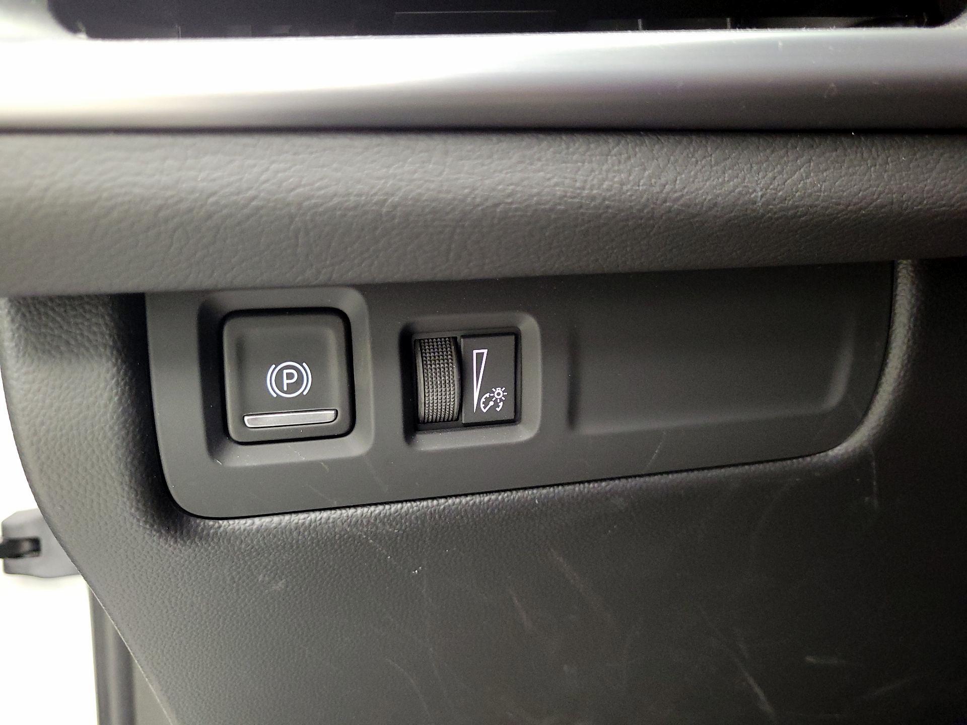 Thumbnail: 2025 Cadillac XT4 - 11