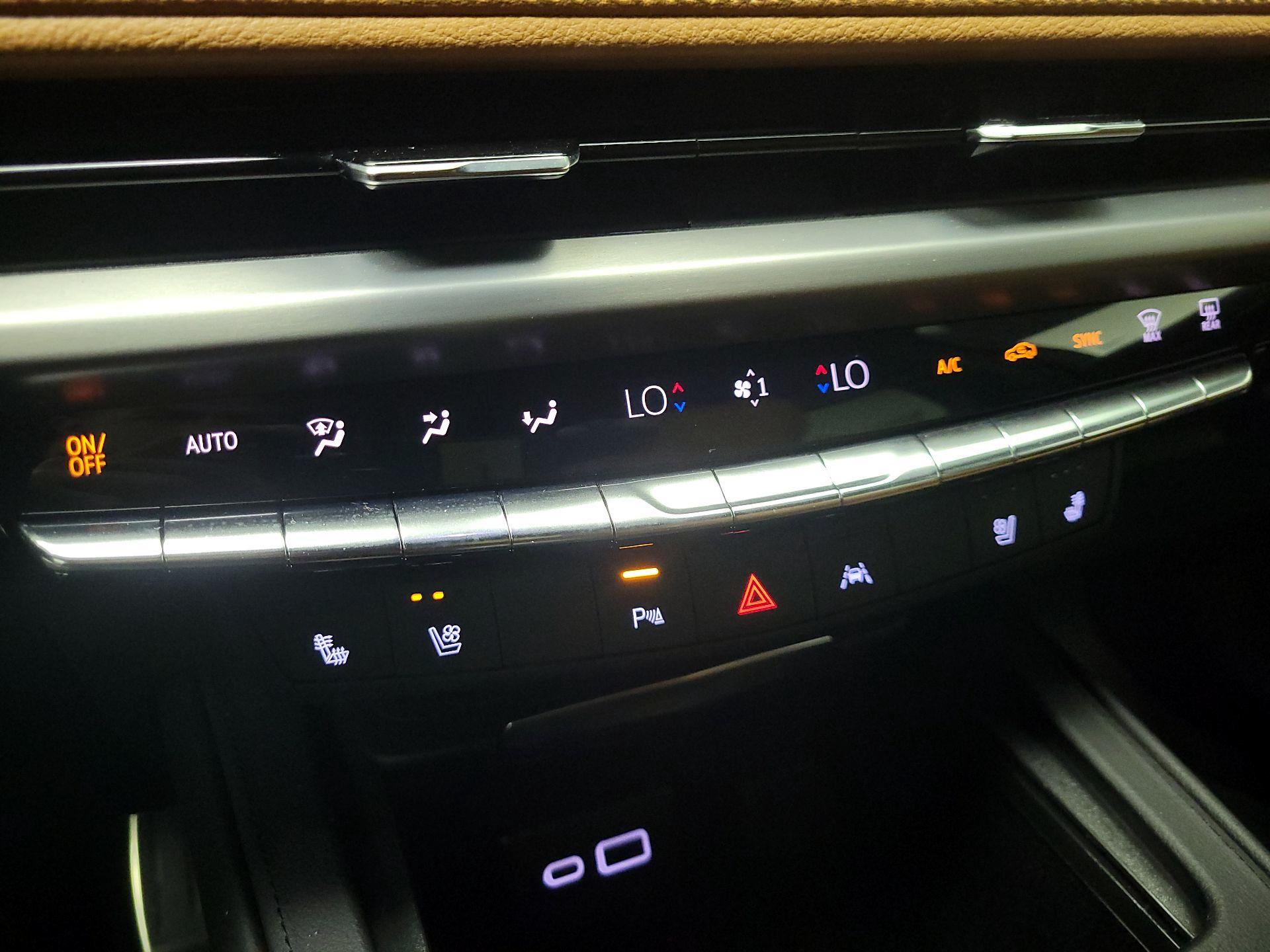 Thumbnail: 2025 Cadillac XT4 - 15