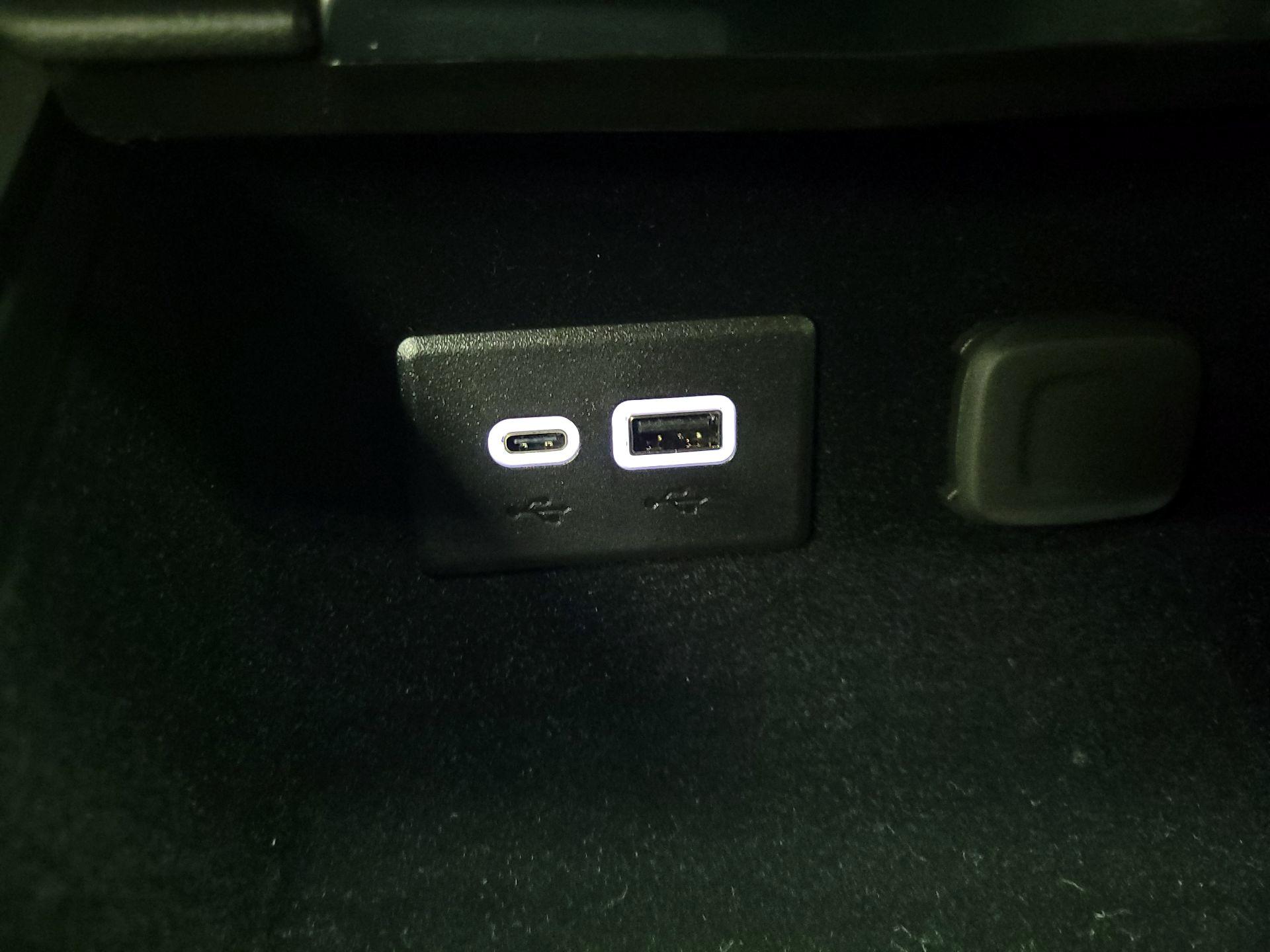 Thumbnail: 2025 Cadillac XT4 - 17