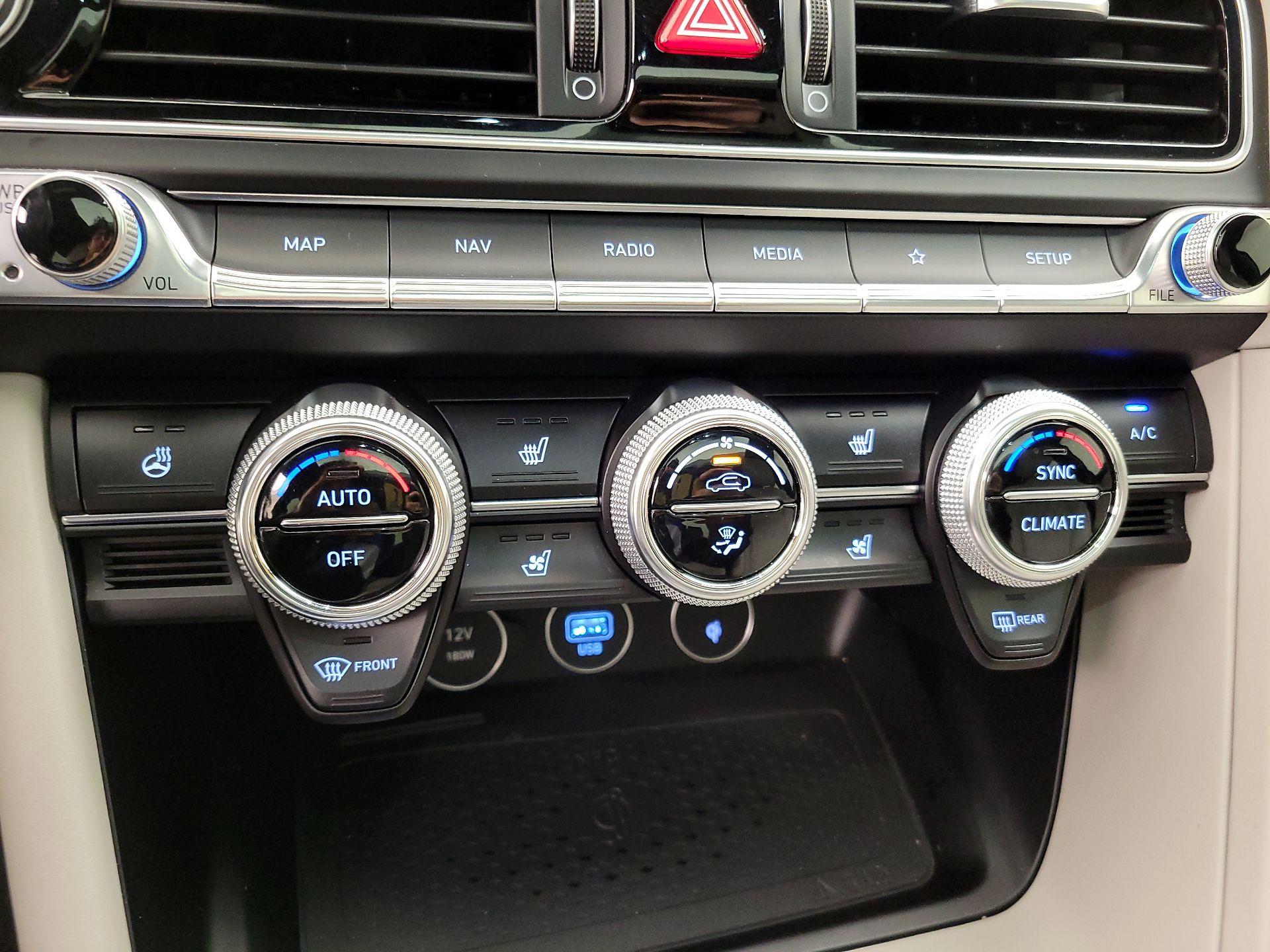 Thumbnail: 2023 Genesis G70 - 17