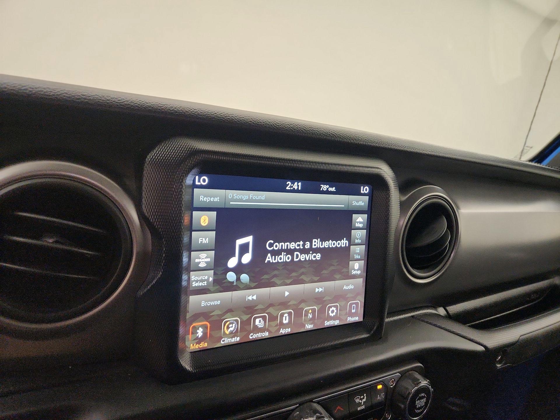 Thumbnail: 2021 Jeep Gladiator - 16