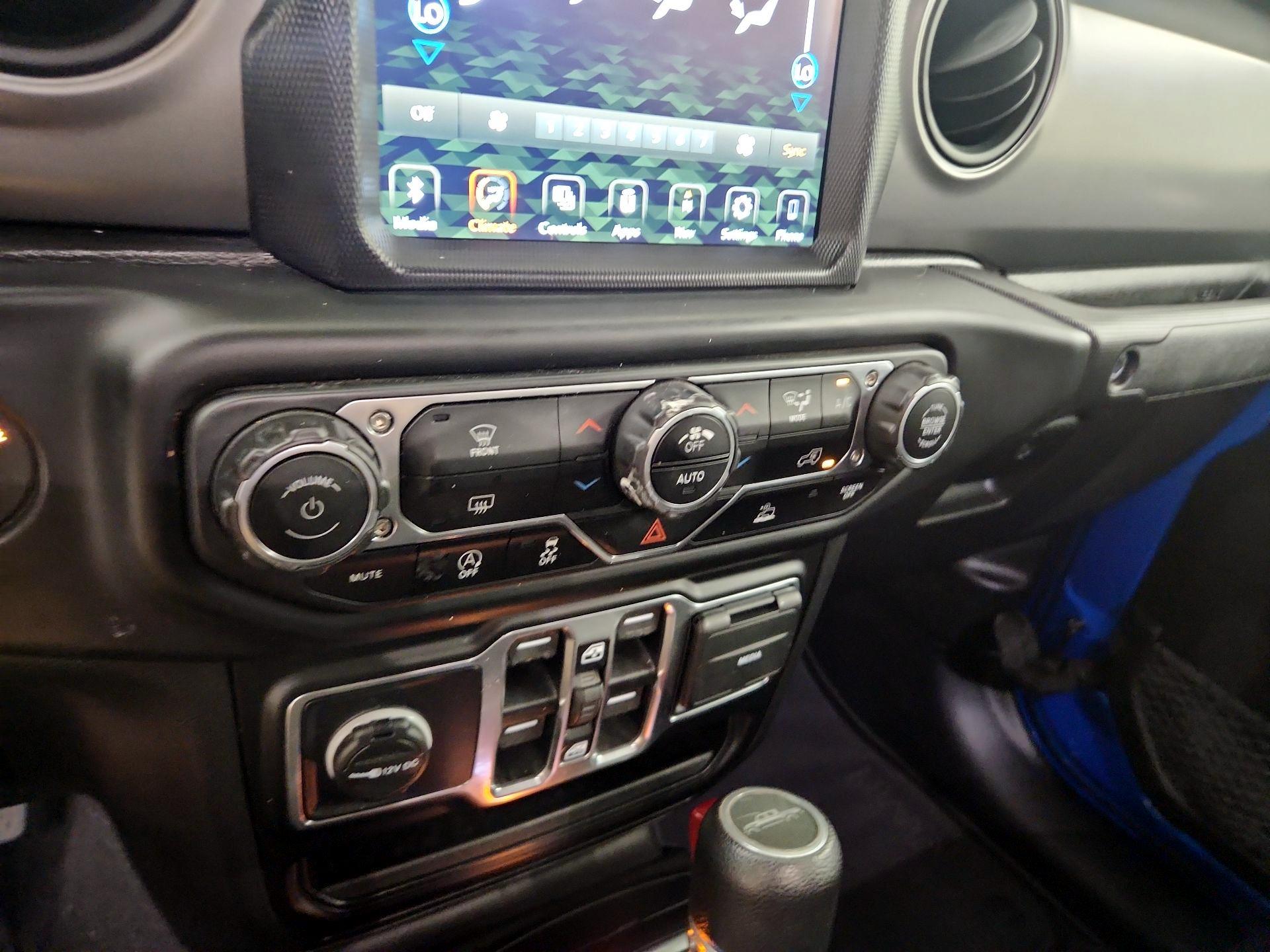 Thumbnail: 2021 Jeep Gladiator - 17