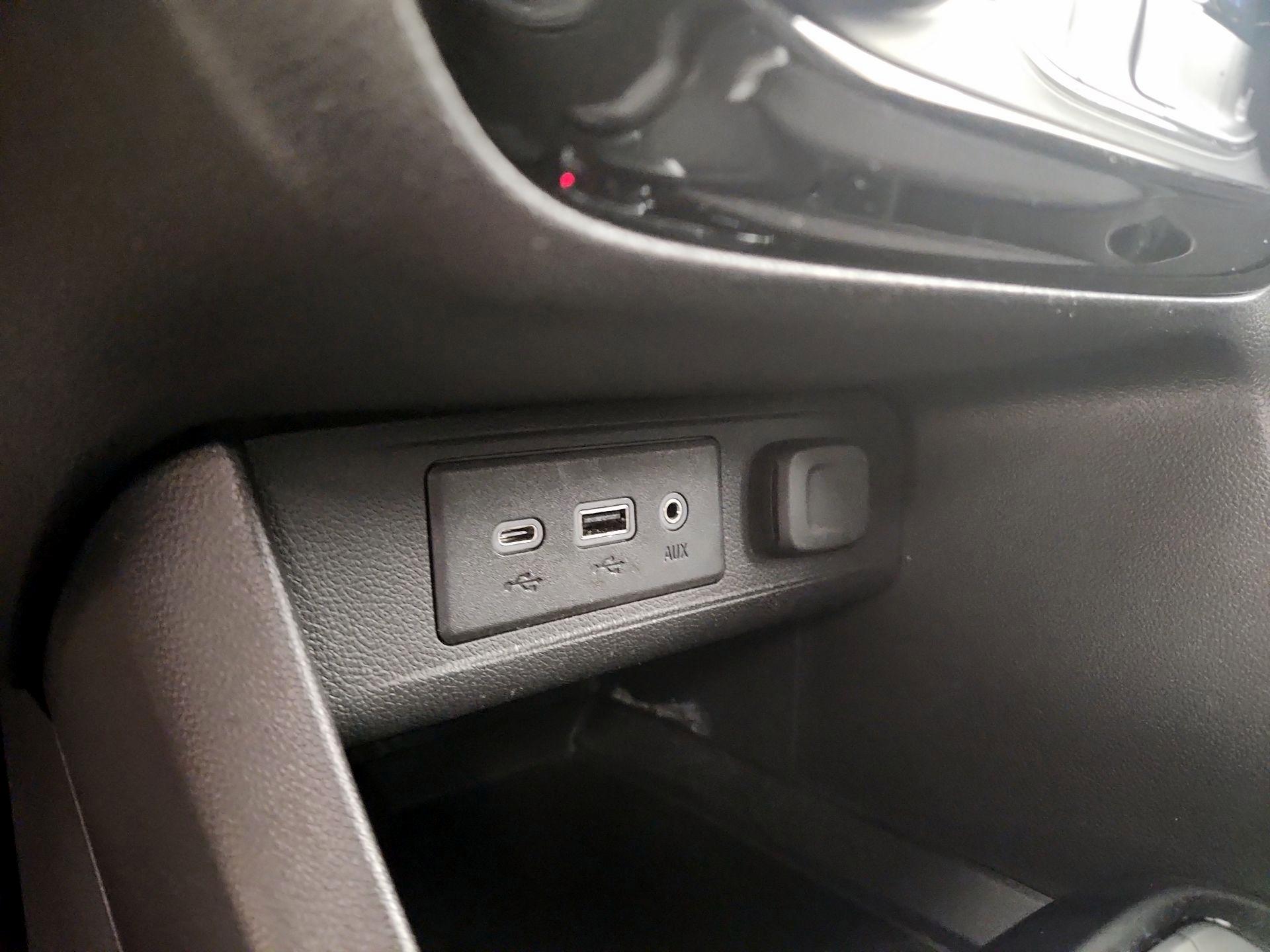 Thumbnail: 2023 Buick Encore GX - 18