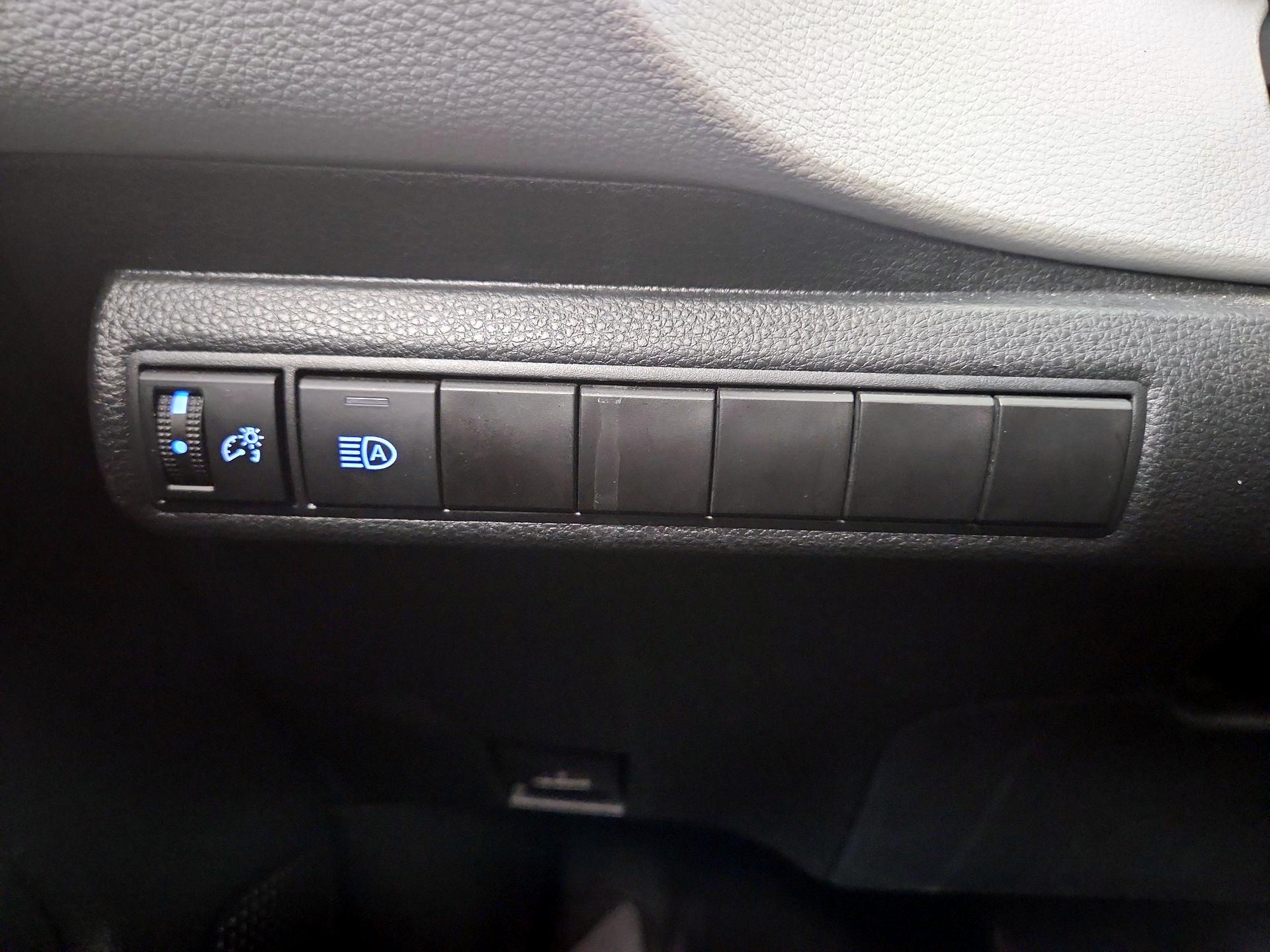 Thumbnail: 2022 Toyota Corolla - 13