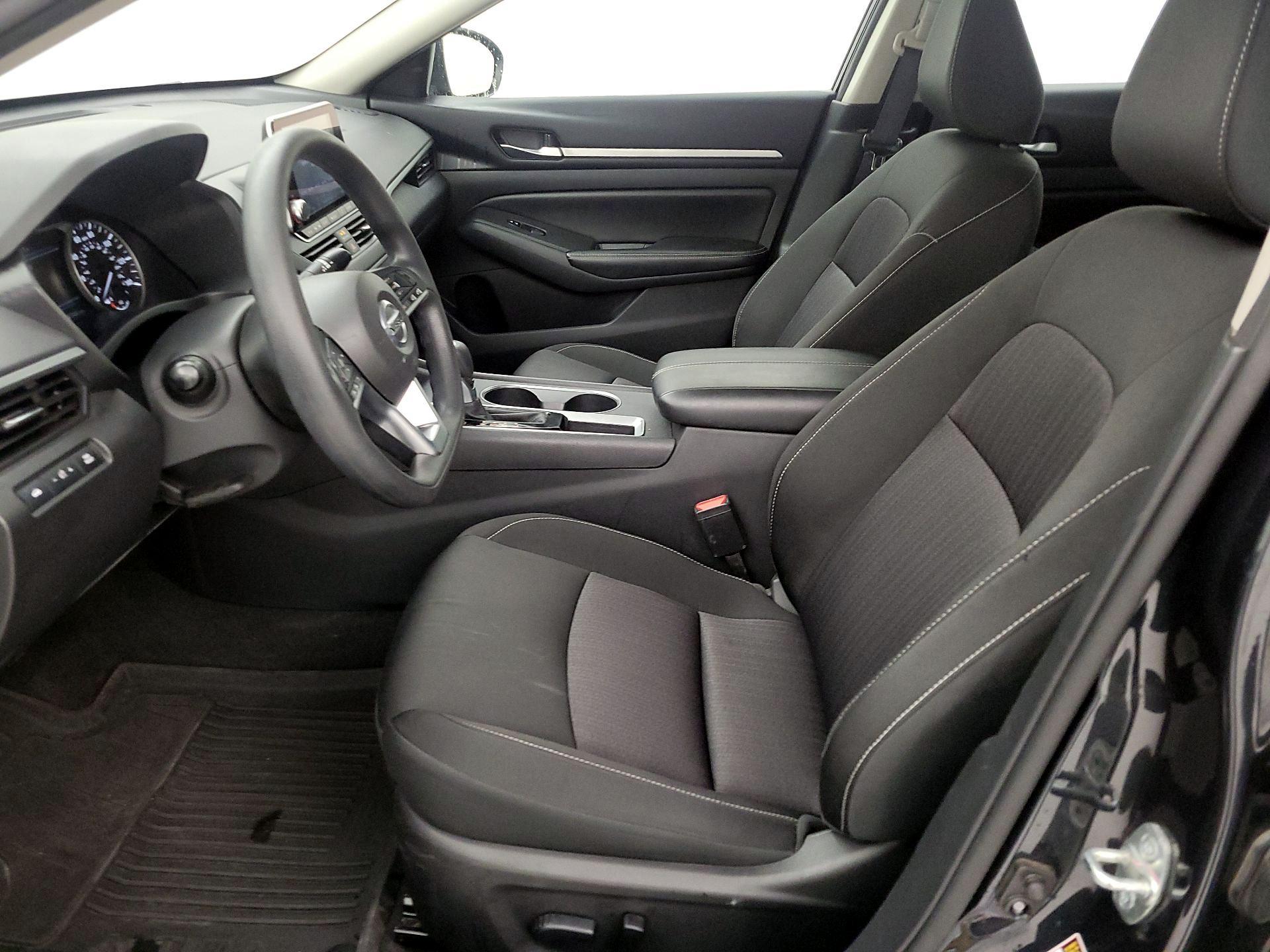 Thumbnail: 2022 Nissan Altima - 9