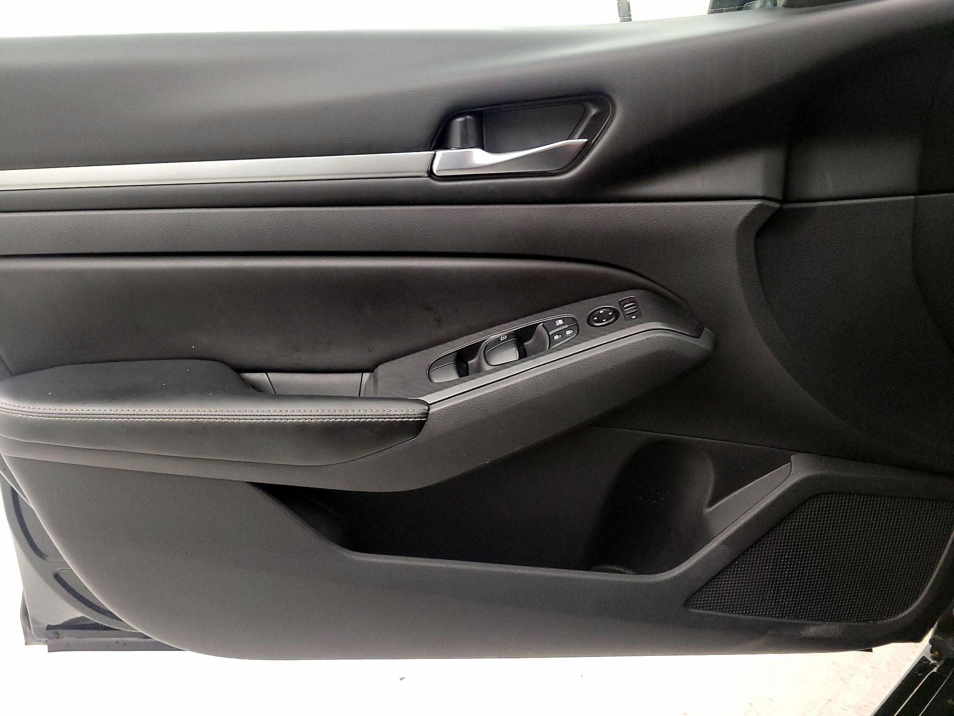 Thumbnail: 2022 Nissan Altima - 10