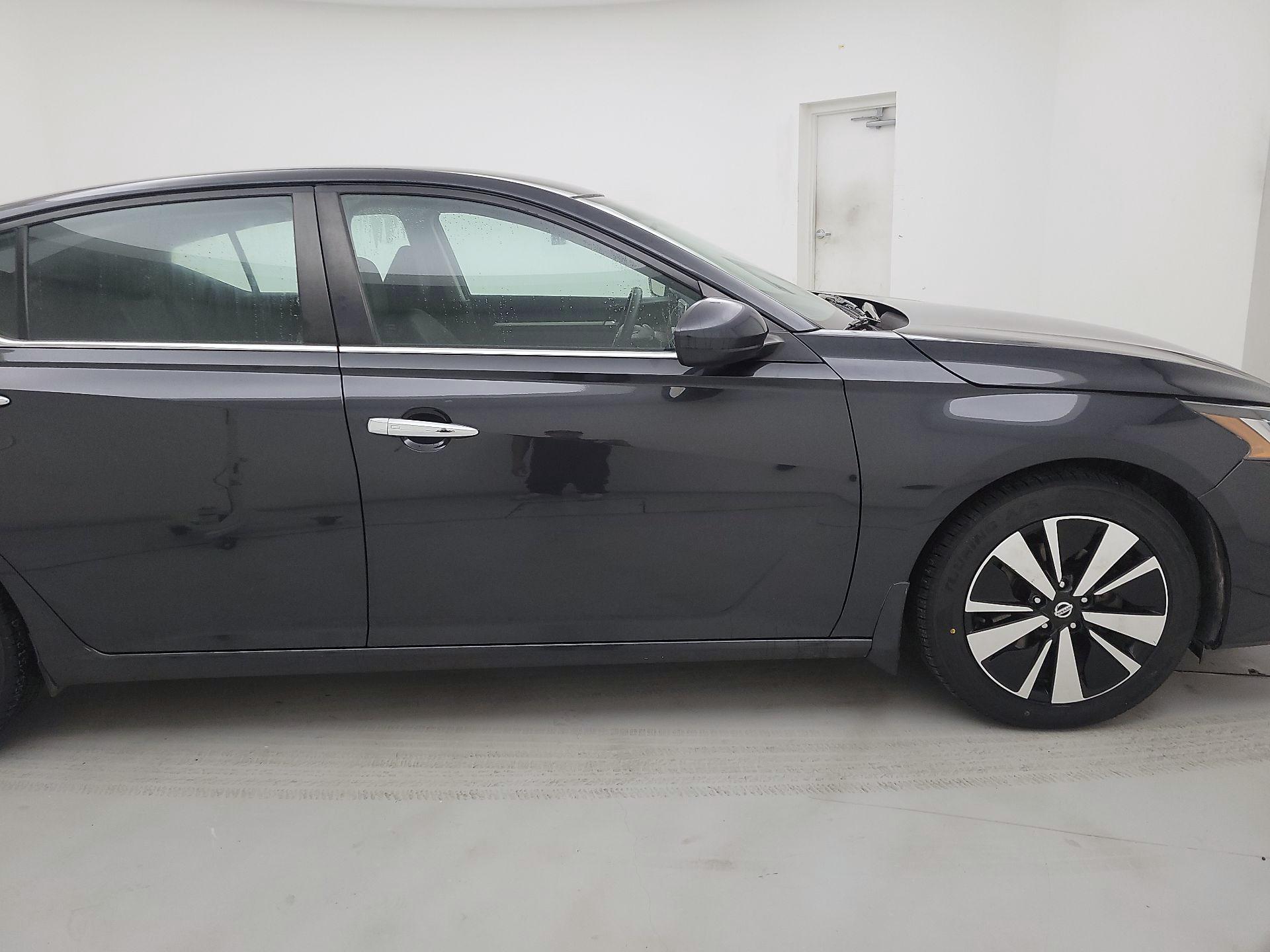 Thumbnail: 2022 Nissan Altima - 4