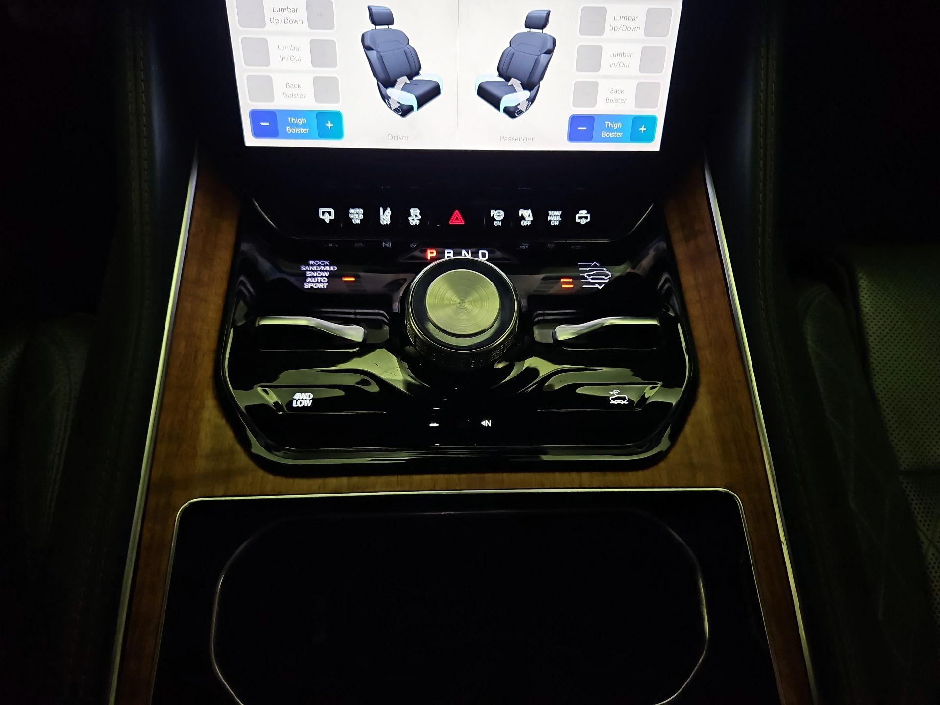 Thumbnail: 2022 Jeep Grand Wagoneer - 18