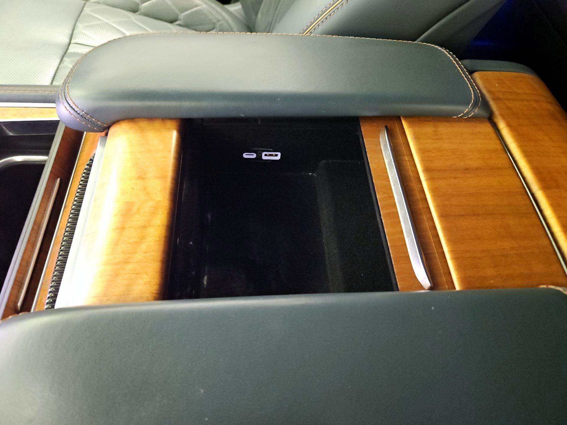 Thumbnail: 2022 Jeep Grand Wagoneer - 19