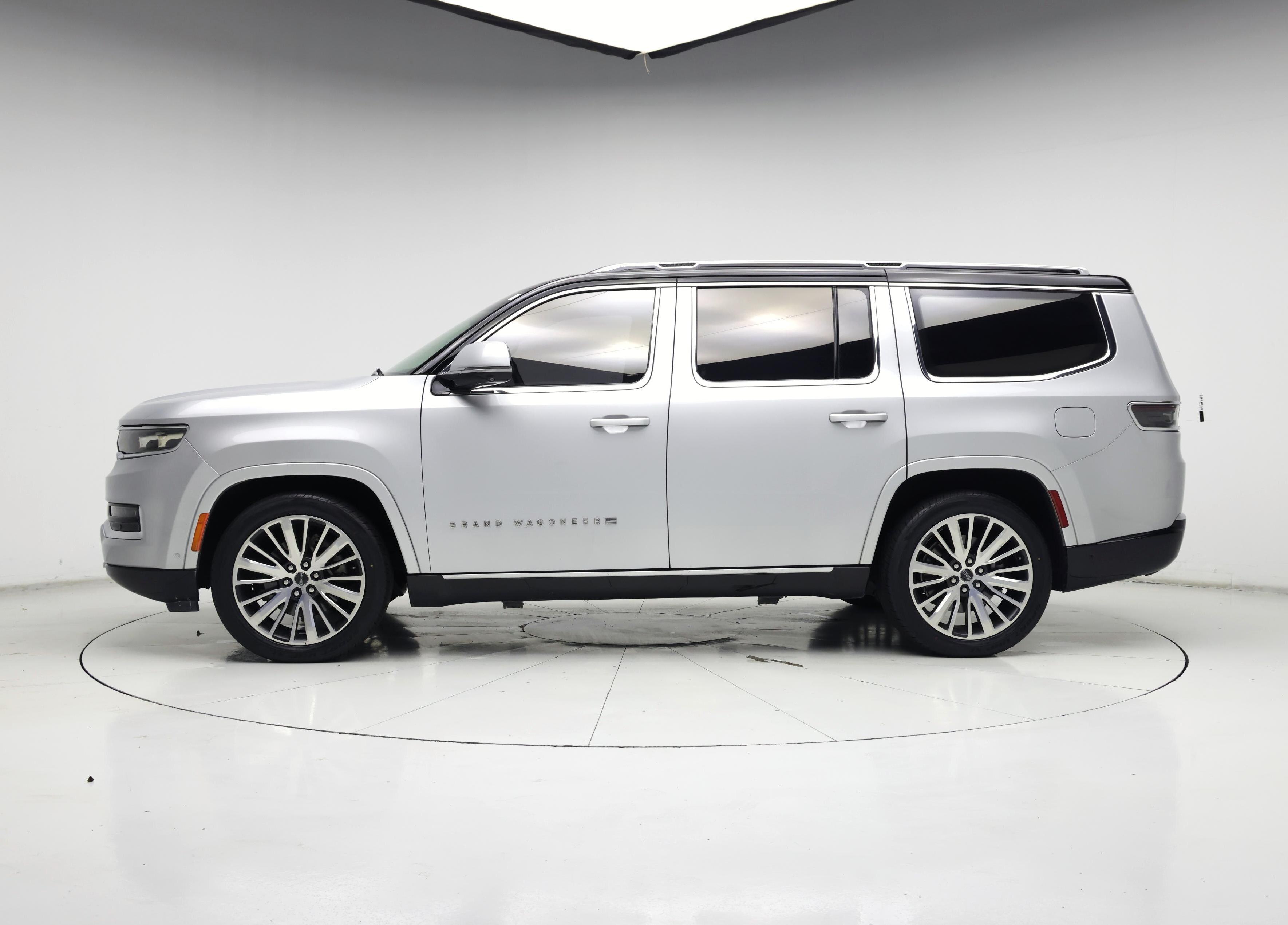 Thumbnail: 2022 Jeep Grand Wagoneer - 3