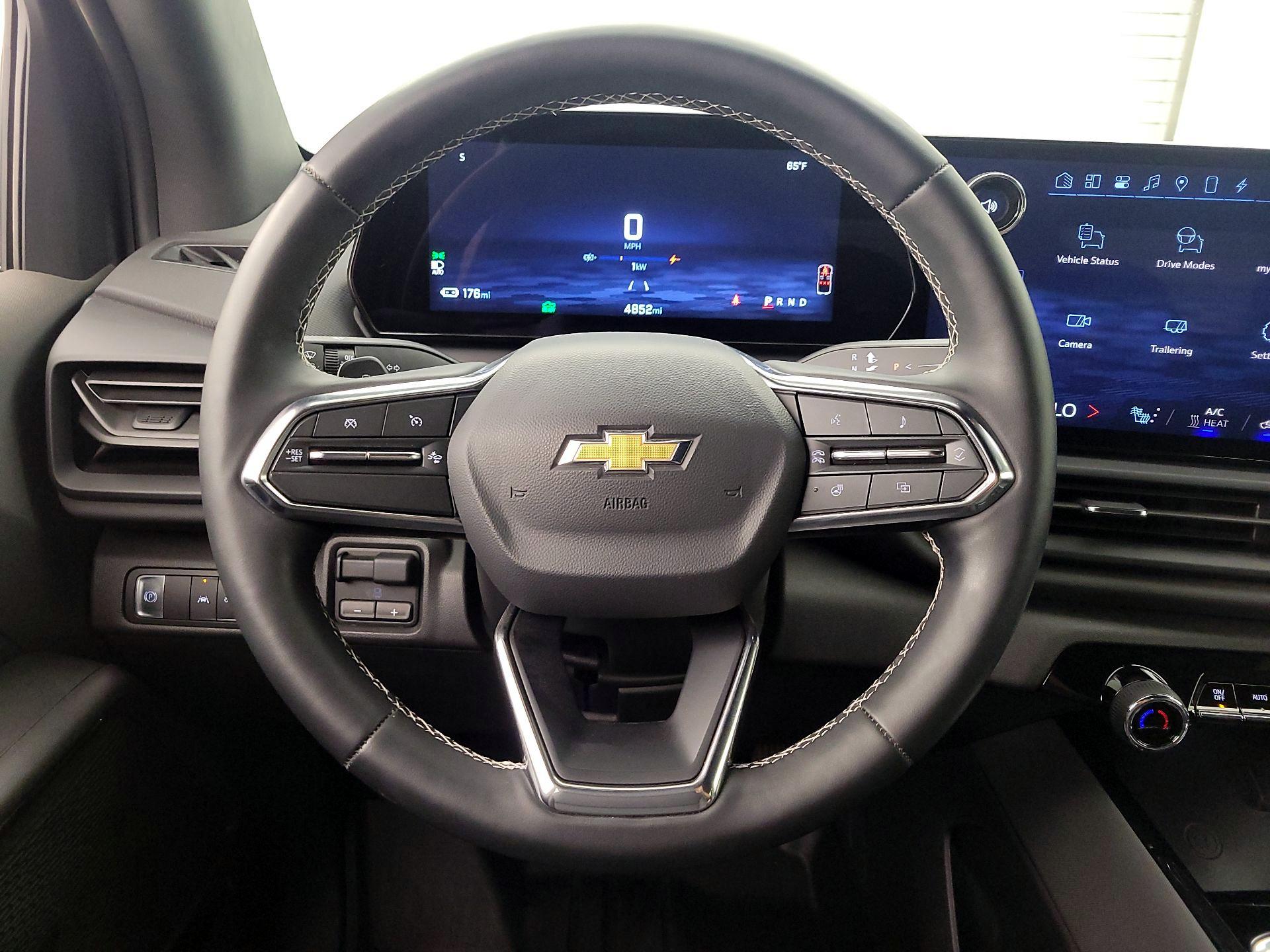 Thumbnail: 2026 Chevrolet Silverado EV - 10