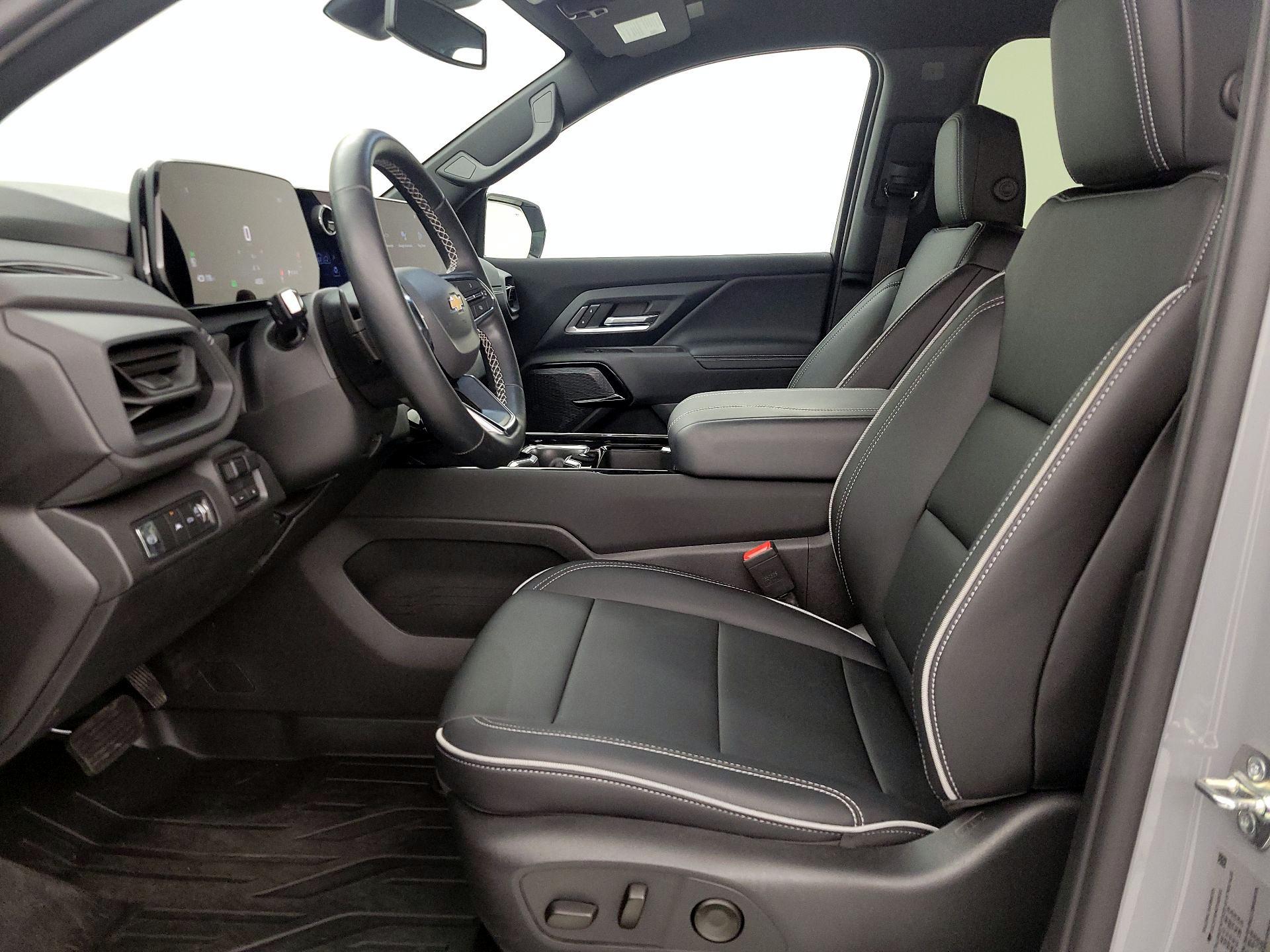 Thumbnail: 2026 Chevrolet Silverado EV - 11