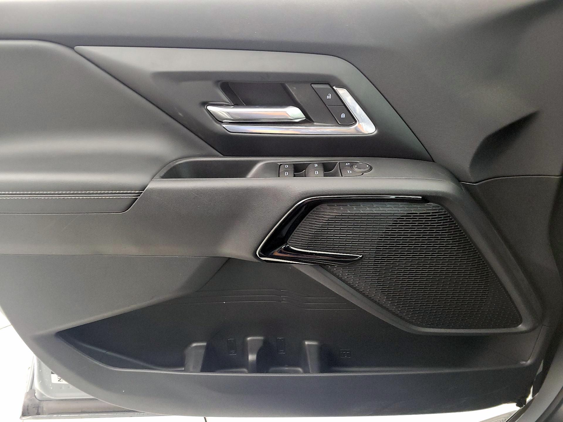 Thumbnail: 2026 Chevrolet Silverado EV - 12