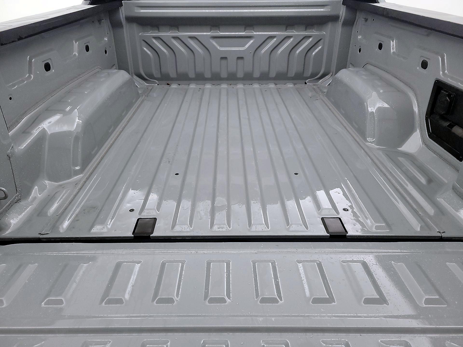 Thumbnail: 2026 Chevrolet Silverado EV - 20