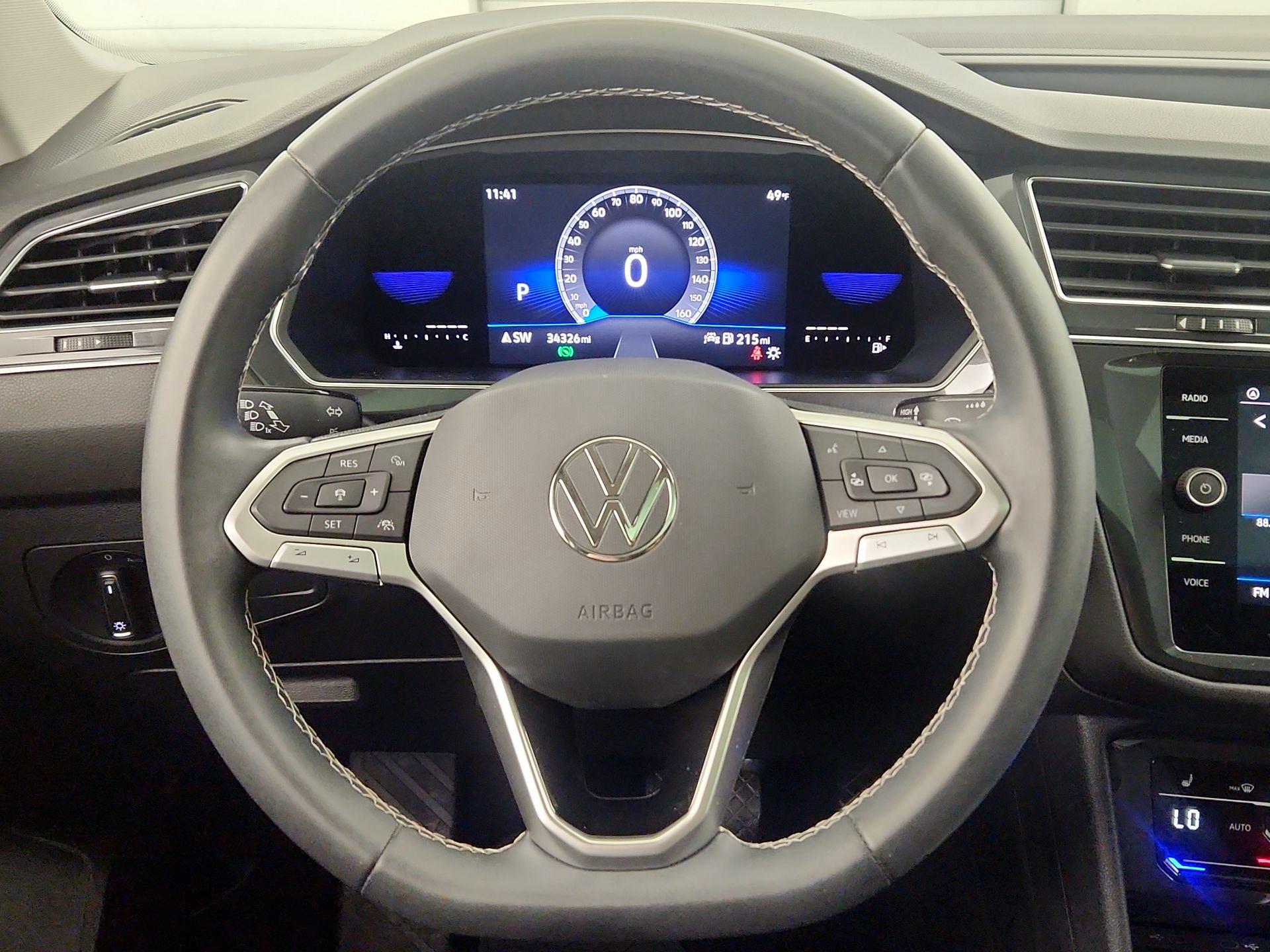 Thumbnail: 2023 Volkswagen Tiguan - 10