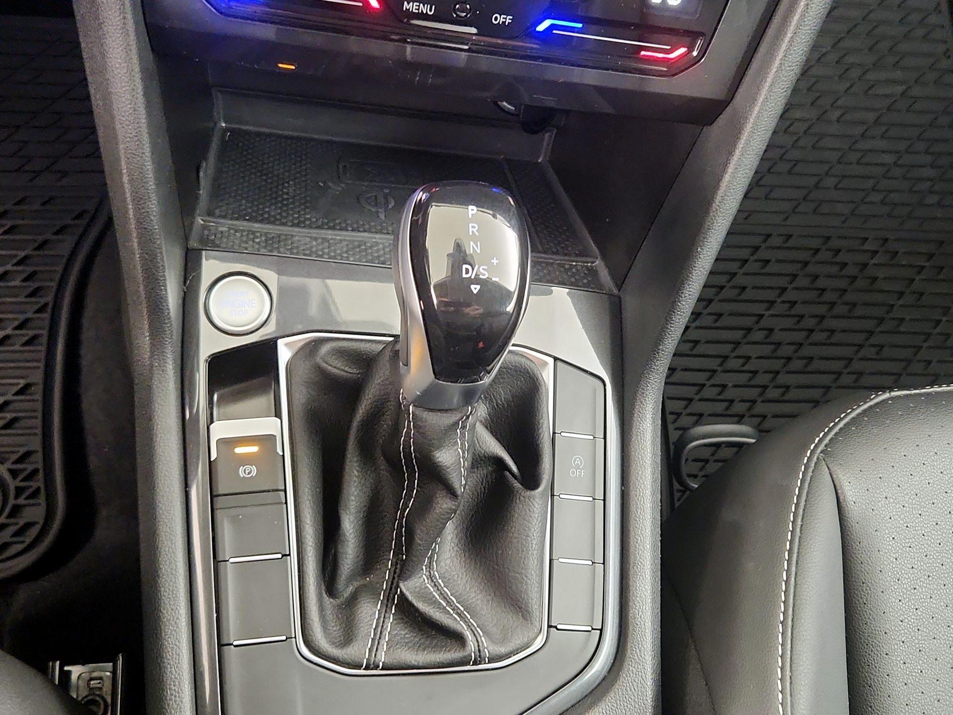 Thumbnail: 2023 Volkswagen Tiguan - 17