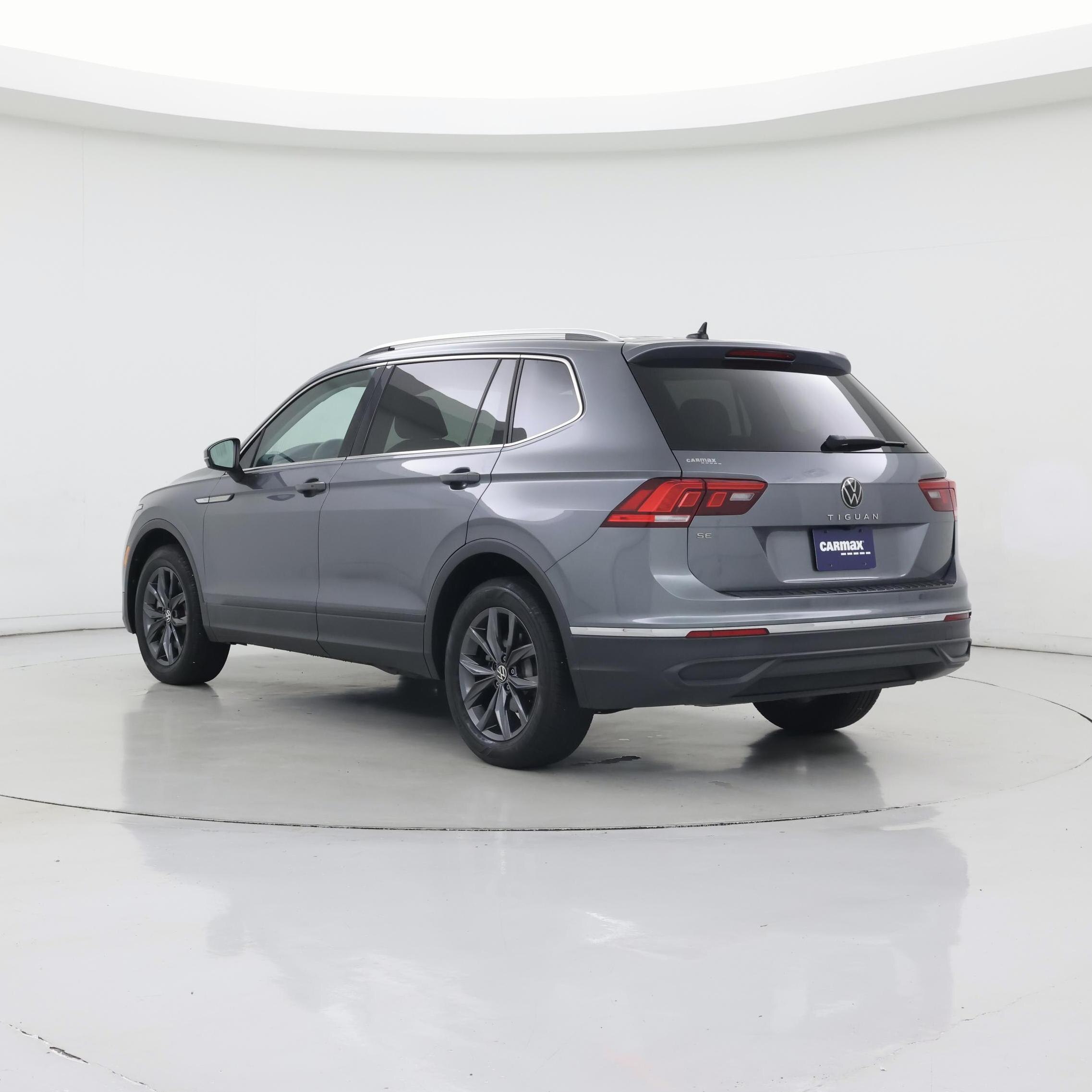 Thumbnail: 2023 Volkswagen Tiguan - 2