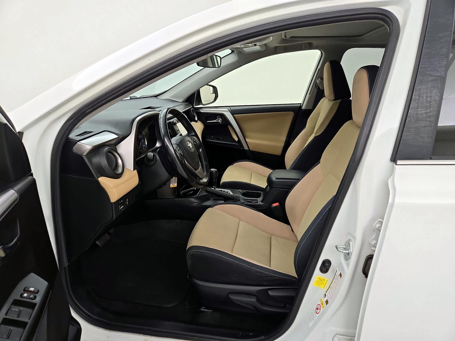 Thumbnail: 2016 Toyota RAV4 - 11