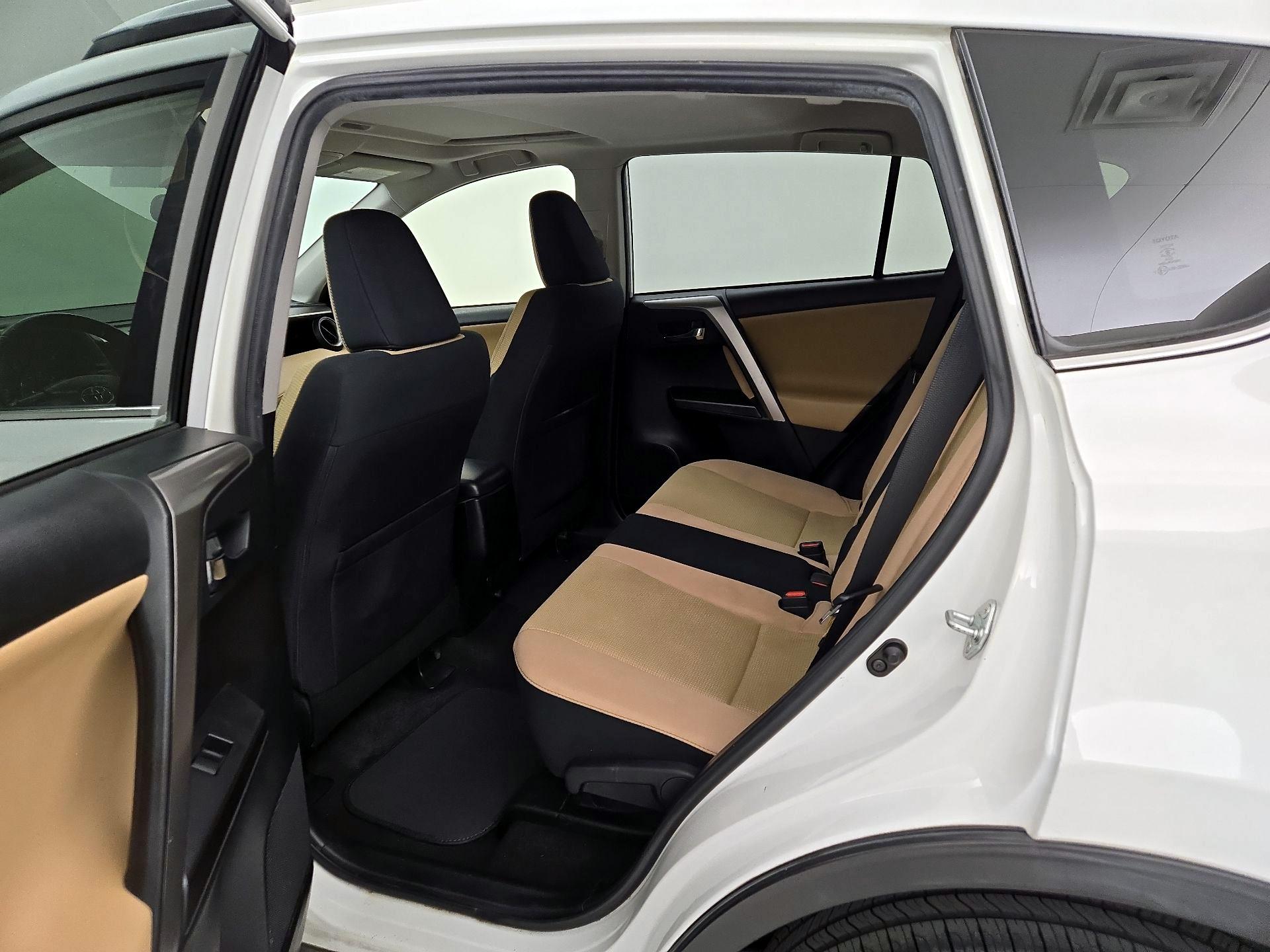 Thumbnail: 2016 Toyota RAV4 - 20