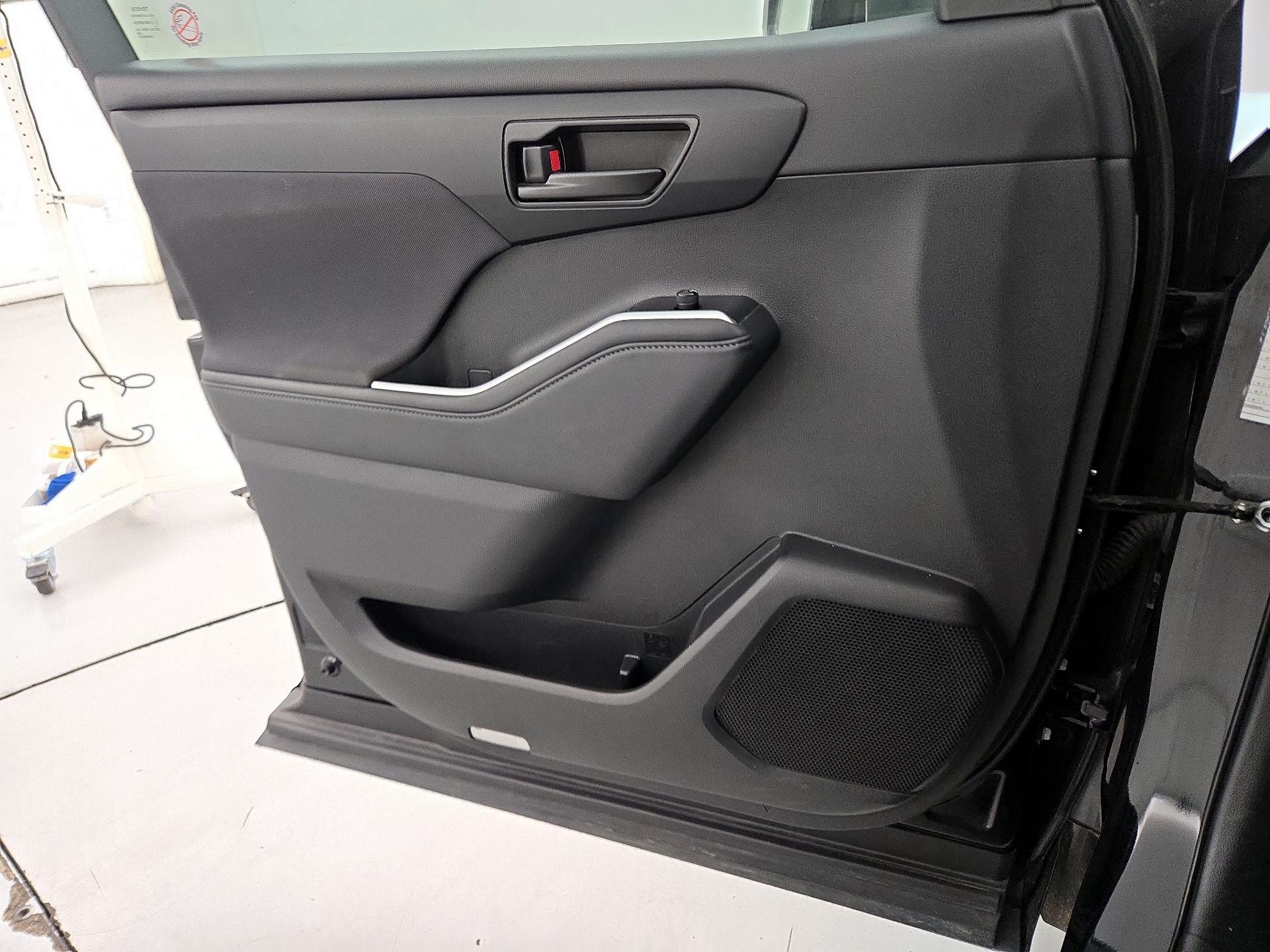 Thumbnail: 2024 Toyota Highlander - 12